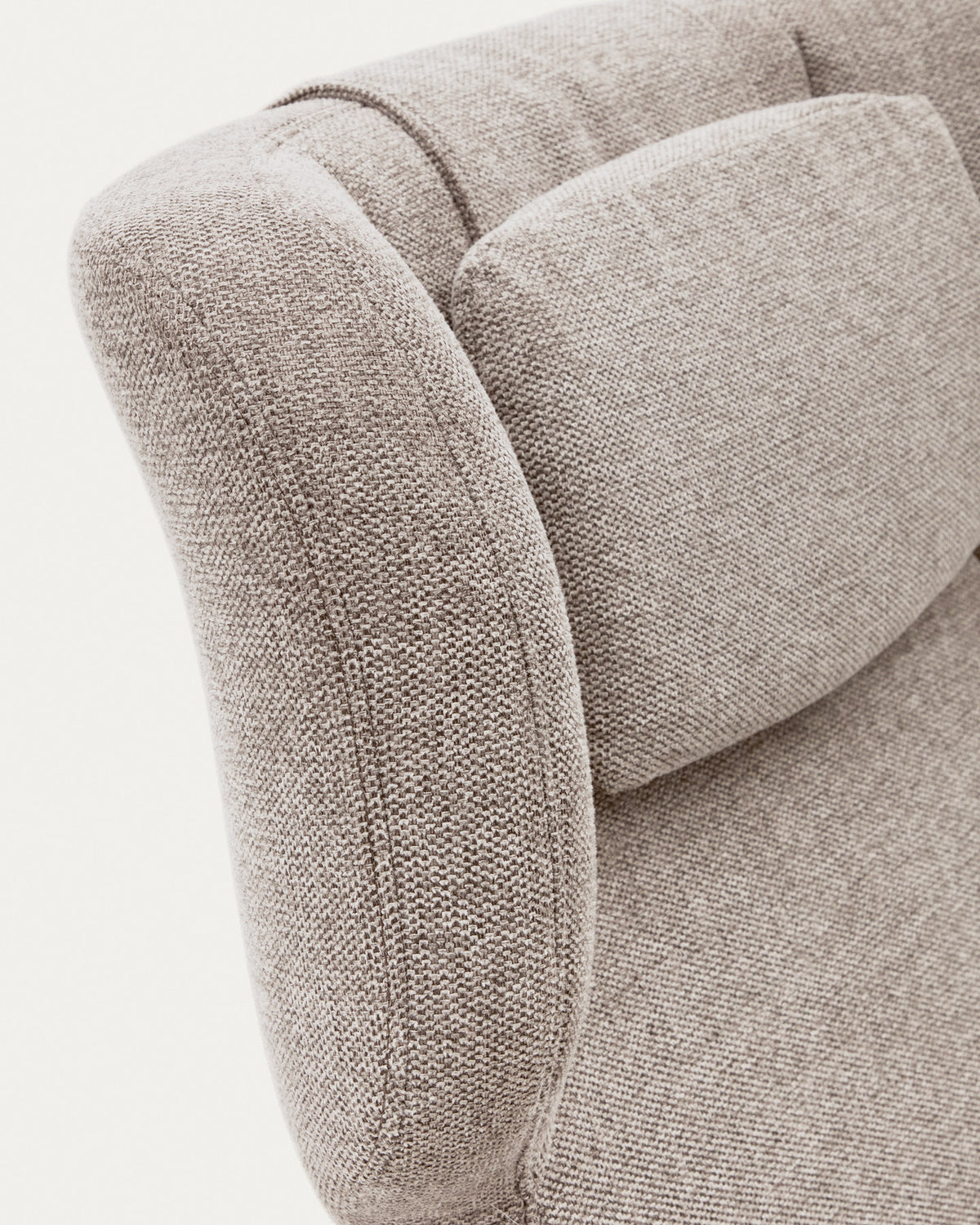Zalina Drehsessel aus beigefarbenem Chenille und Stahl mit schwarzem Finish FSC 100% in Beige, Schwarz präsentiert im Onlineshop von KAQTU Design AG. Drehsessel ist von Kave Home