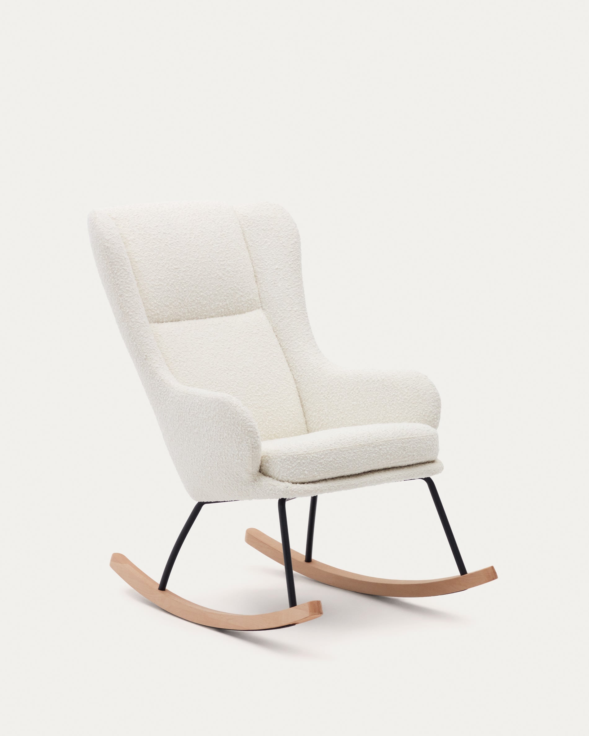 3D-Modell: Maustin Schaukelstuhl, weisses Bouclé, Stahl- und Buchenholzgestell, elegant und komfortabel.