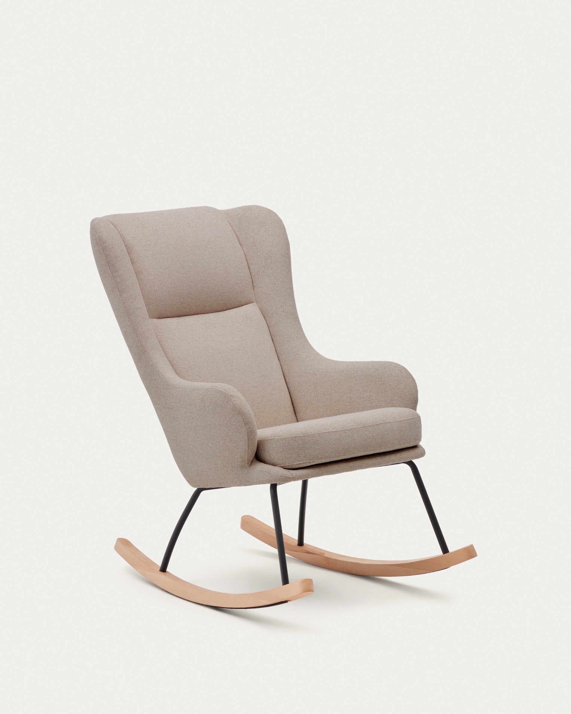 Eleganter beige Chenille-Schaukelstuhl mit Stahl- und Buchenholzgestell, ideal für stilvollen Komfort.