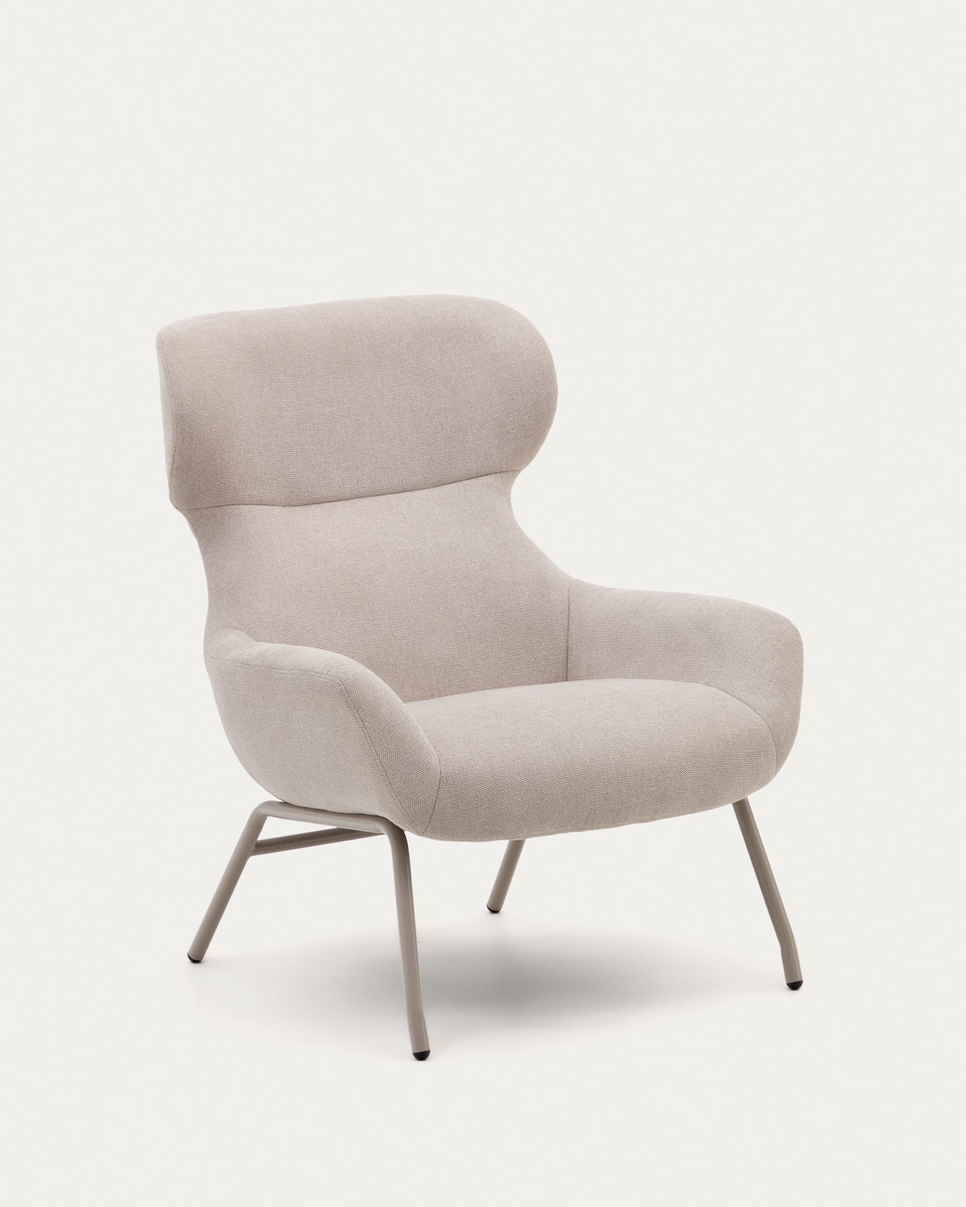 3D-Modell des Belina Sessels: Beige Chenille, weisse Stahlbeine, modern, komfortabel, ideal für Wohnzimmer.