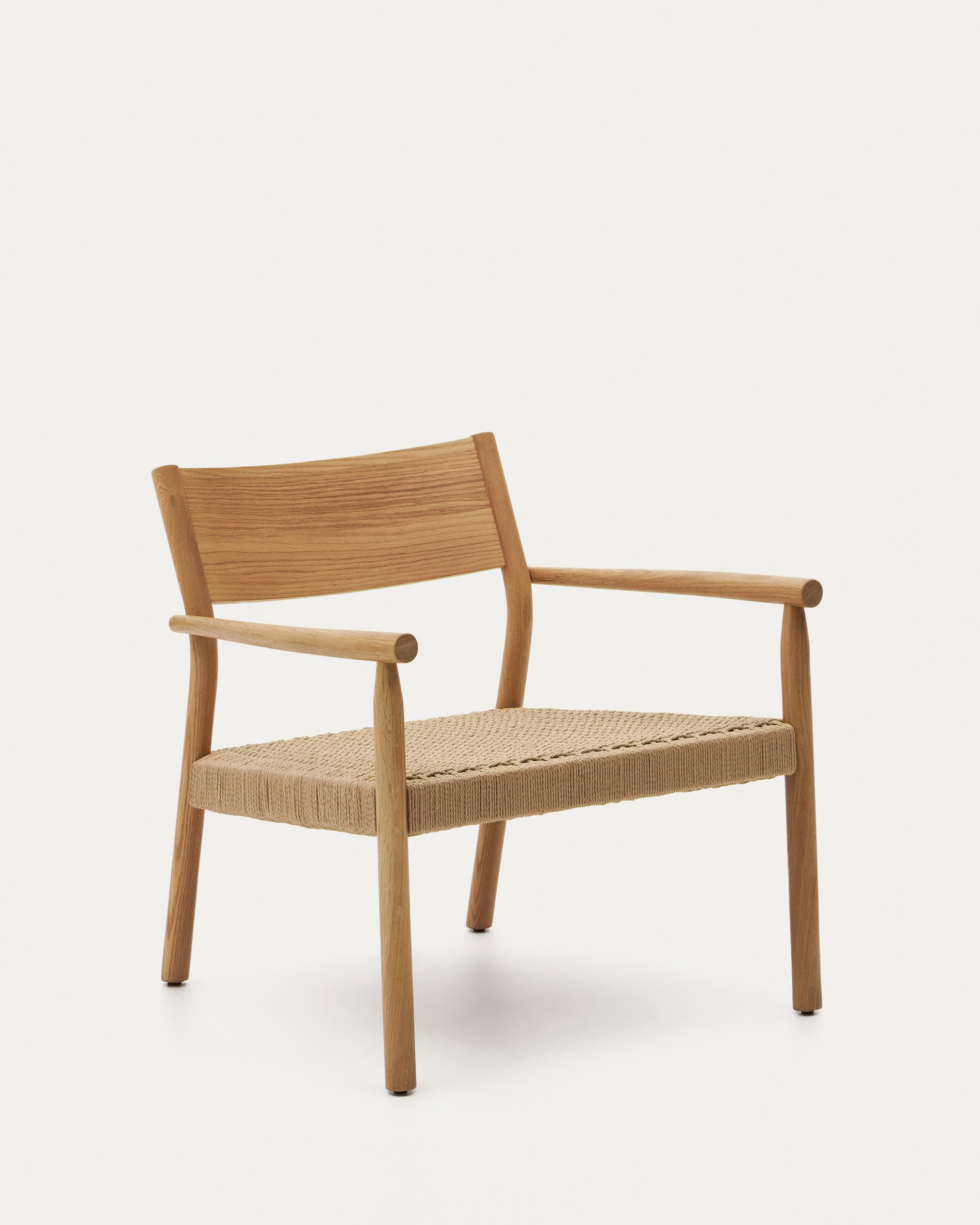 3D-Modell: Sessel Yalia aus Eichenholz, Papierseil-Sitz, FSC-zertifiziert, rustikal, nachhaltig, ideal für Outdoor.