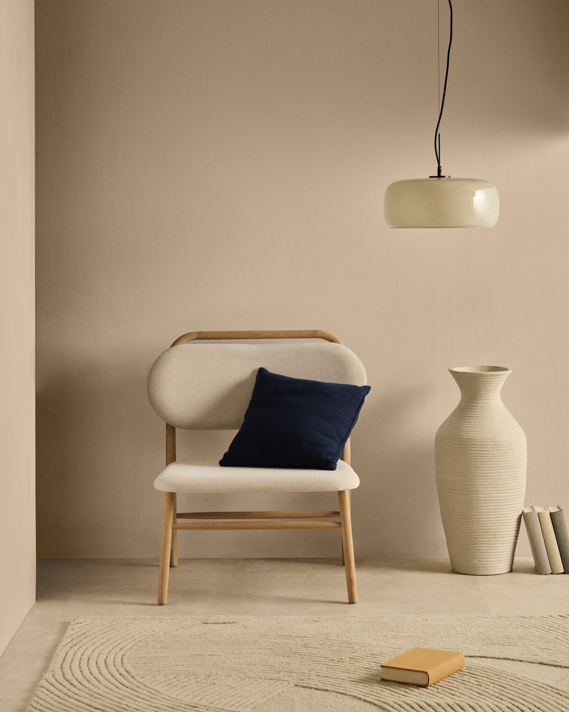 Helda armchair in beige chenille and solid oak FSC Mix Credit