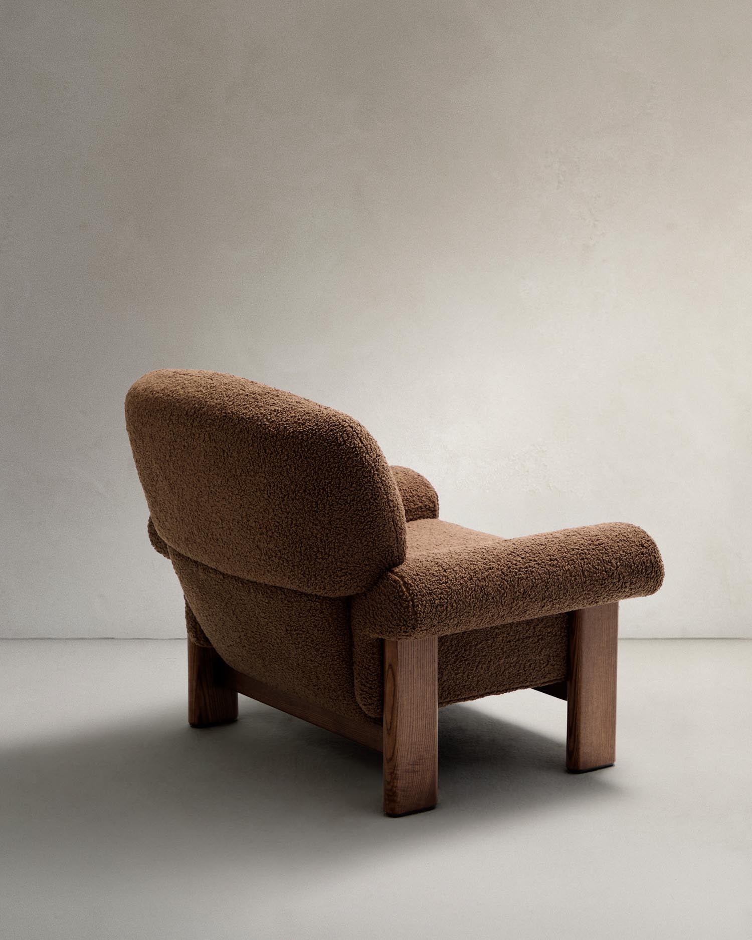 Armchair Nema made of taupine bouclé and solid ash wood with natural finish FSC 10