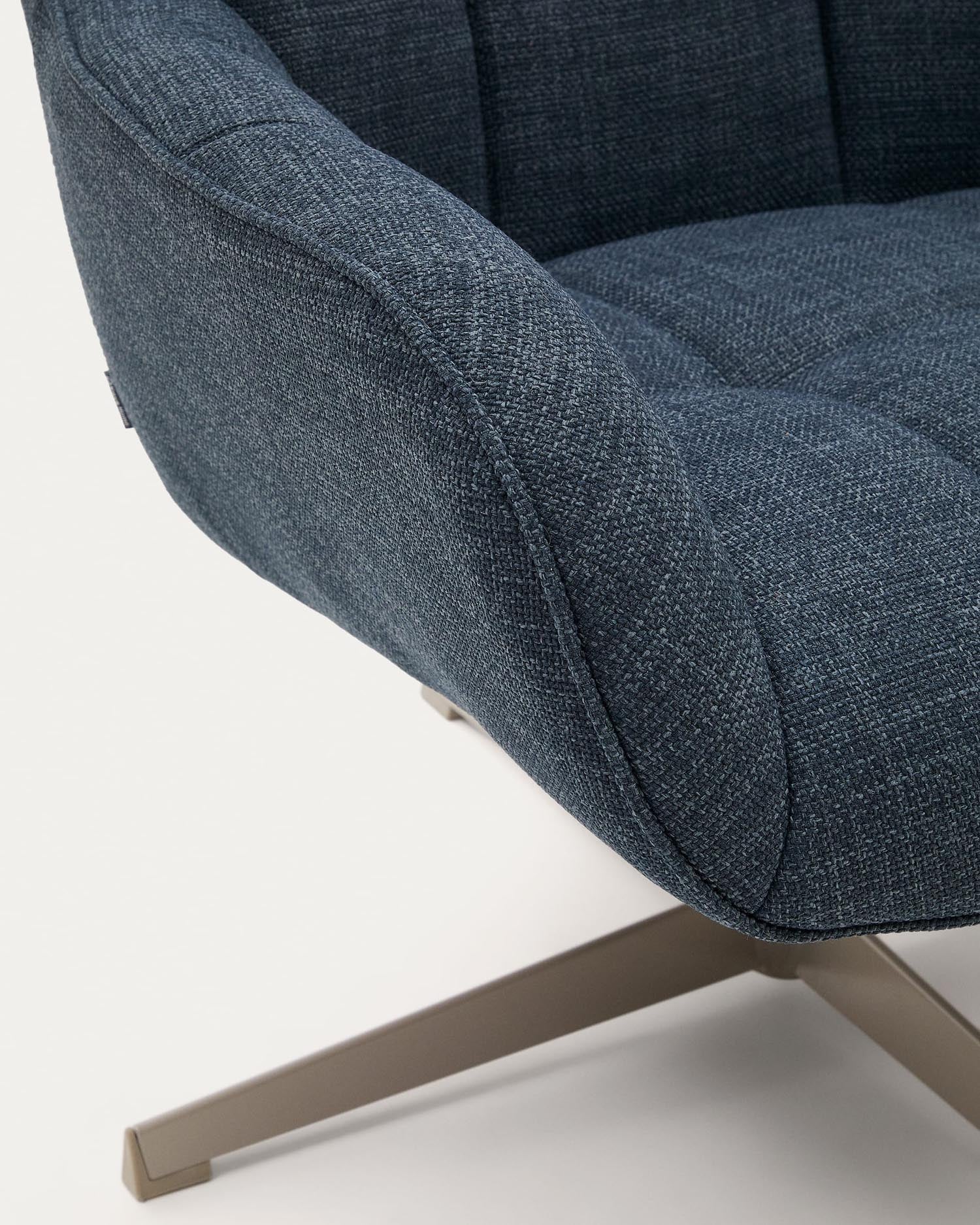 Moderner Drehsessel Jaspe in Blau mit grauer Oberfläche, robustem Metallgestell und FSC 100% Zertifikat, perfekt für stilvolle Räume.