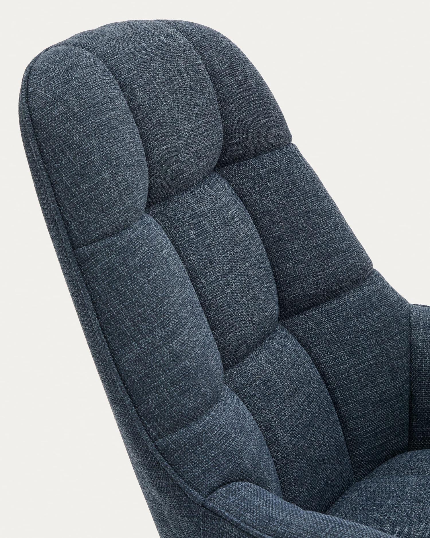 Moderner Drehsessel Jaspe in Blau mit grauer Sitzfläche, robustem Metallgestell und FSC 100% Zertifikat, perfekt für stilvolle Räume.