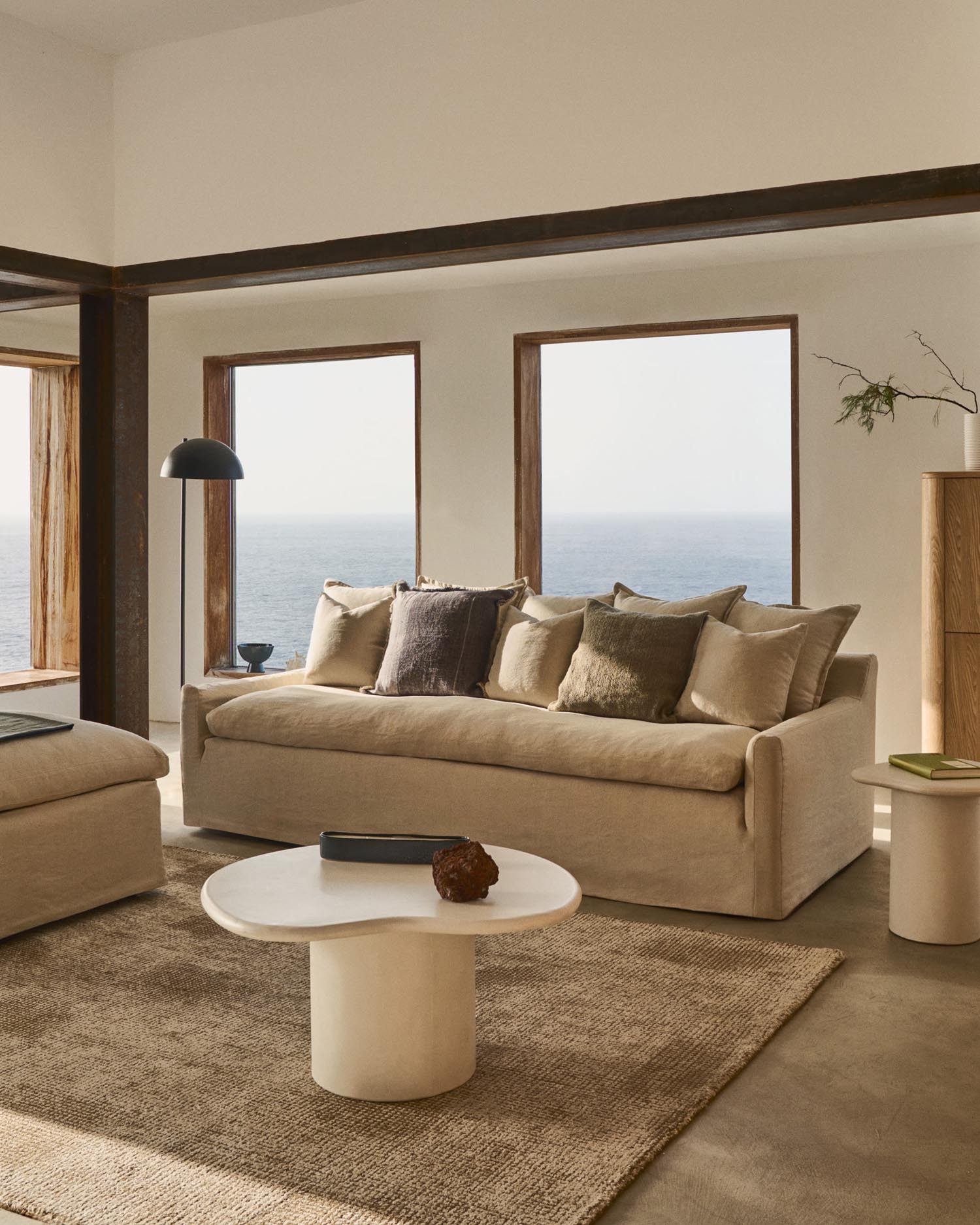 Zenira Fusshocker, 90x90 cm, beige, Baumwolle-Leinen-Bezug, abnehmbar, inkl. Kissen, stilvoll und praktisch von Kave Home.