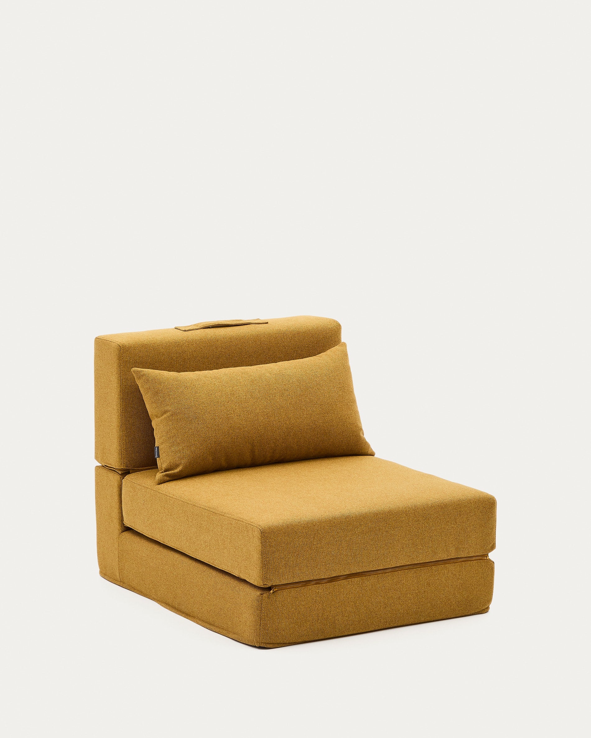 Vielseitiges Pouf Schlafsofa Arty in Senf: Kompakt, elegant, wandelbar von Sitz zu Bett, ideal für moderne Räume.