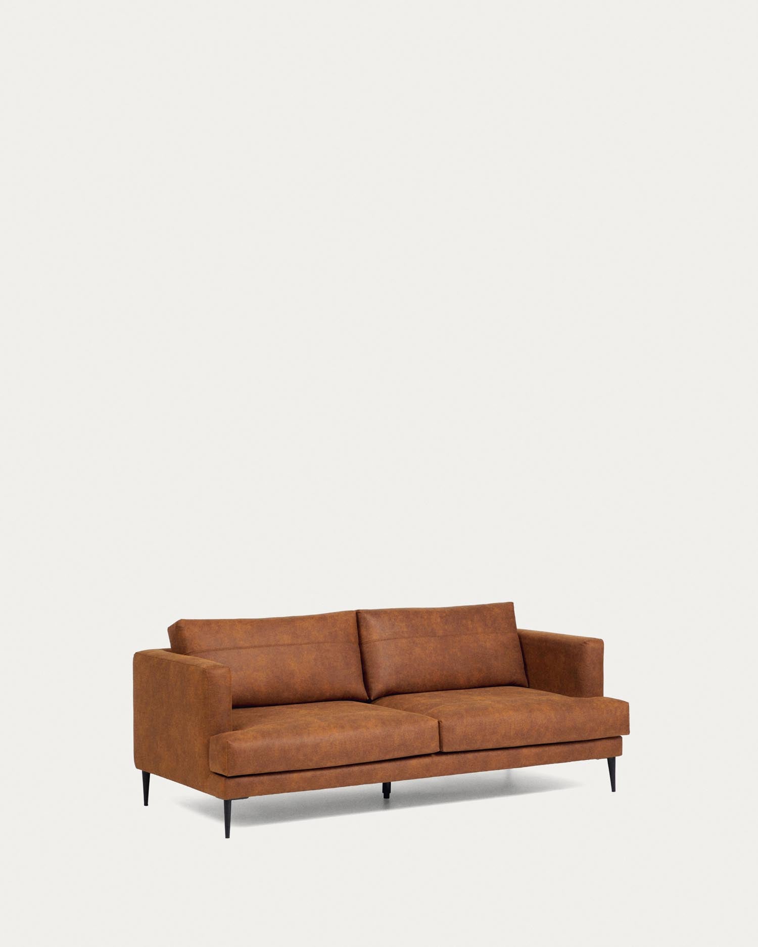 Elegantes 2-Sitzer Sofa in hellbraun, komfortabel und nachhaltig, ideal für stilvolle Wohnräume.