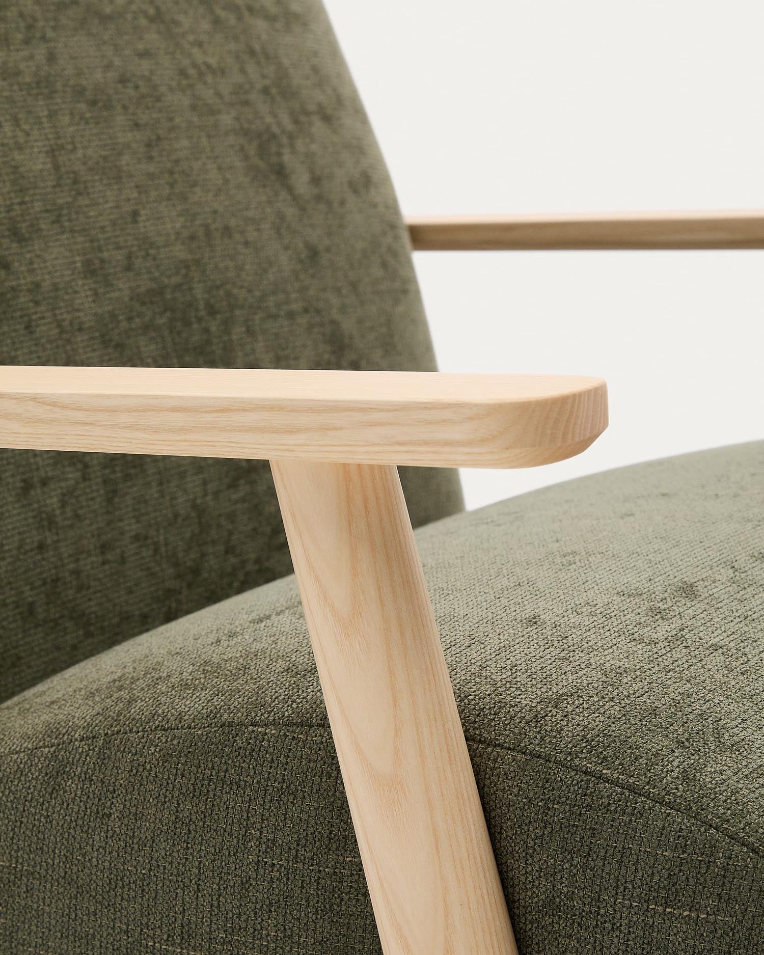 Armchair Meghan made of green chenille and solid ash wood with natural finish FSC Mix C
