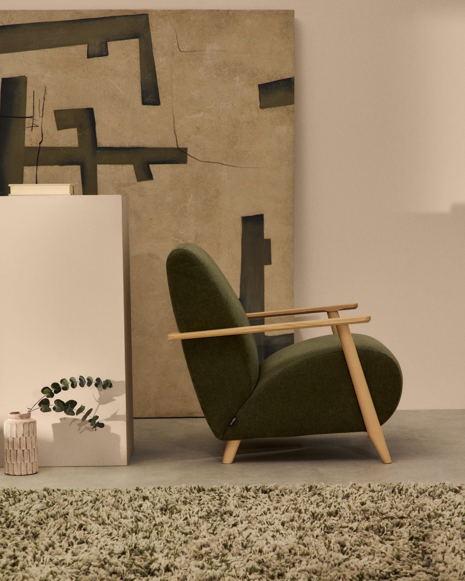 Armchair Meghan made of green chenille and solid ash wood with natural finish FSC Mix C