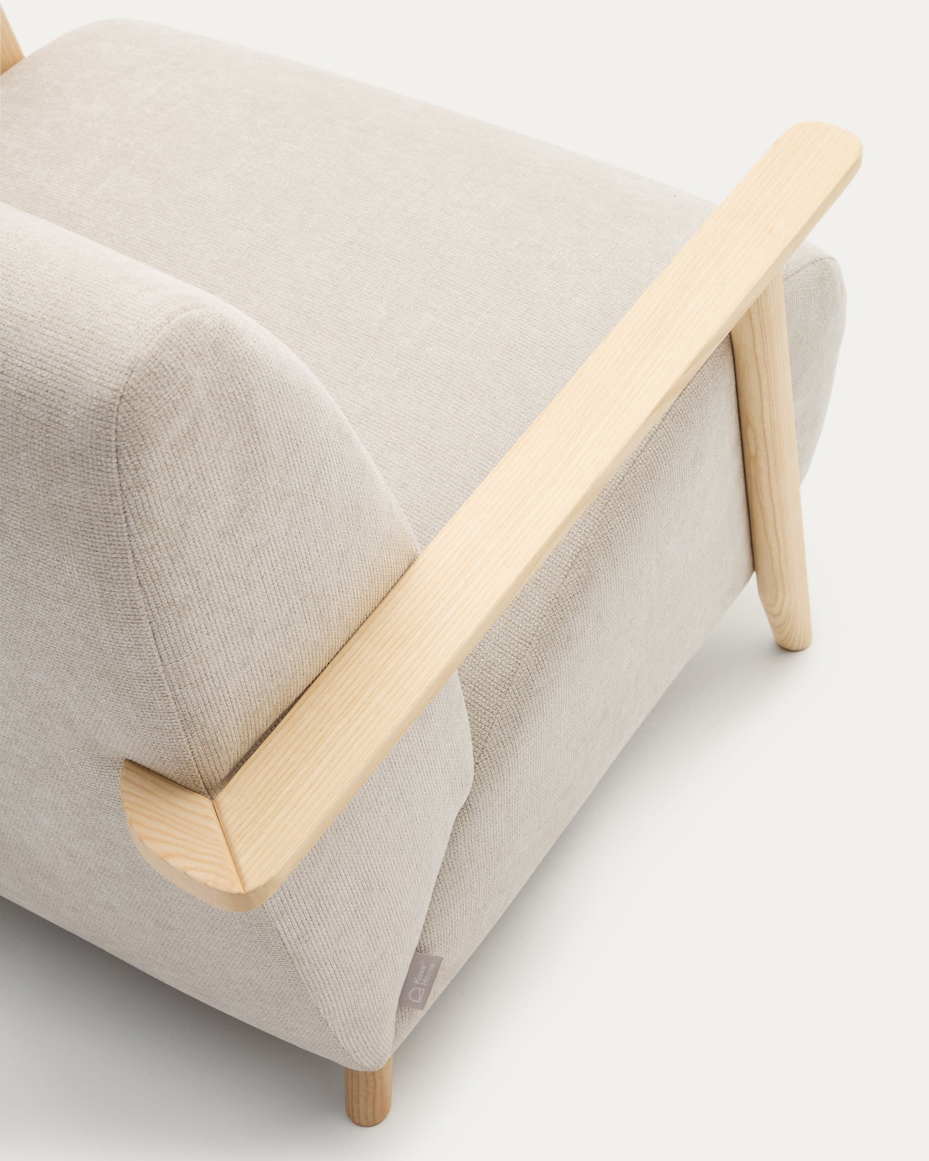 Armchair Meghan made of pearl chicken and solid ash wood with natural finish FSC Mix C