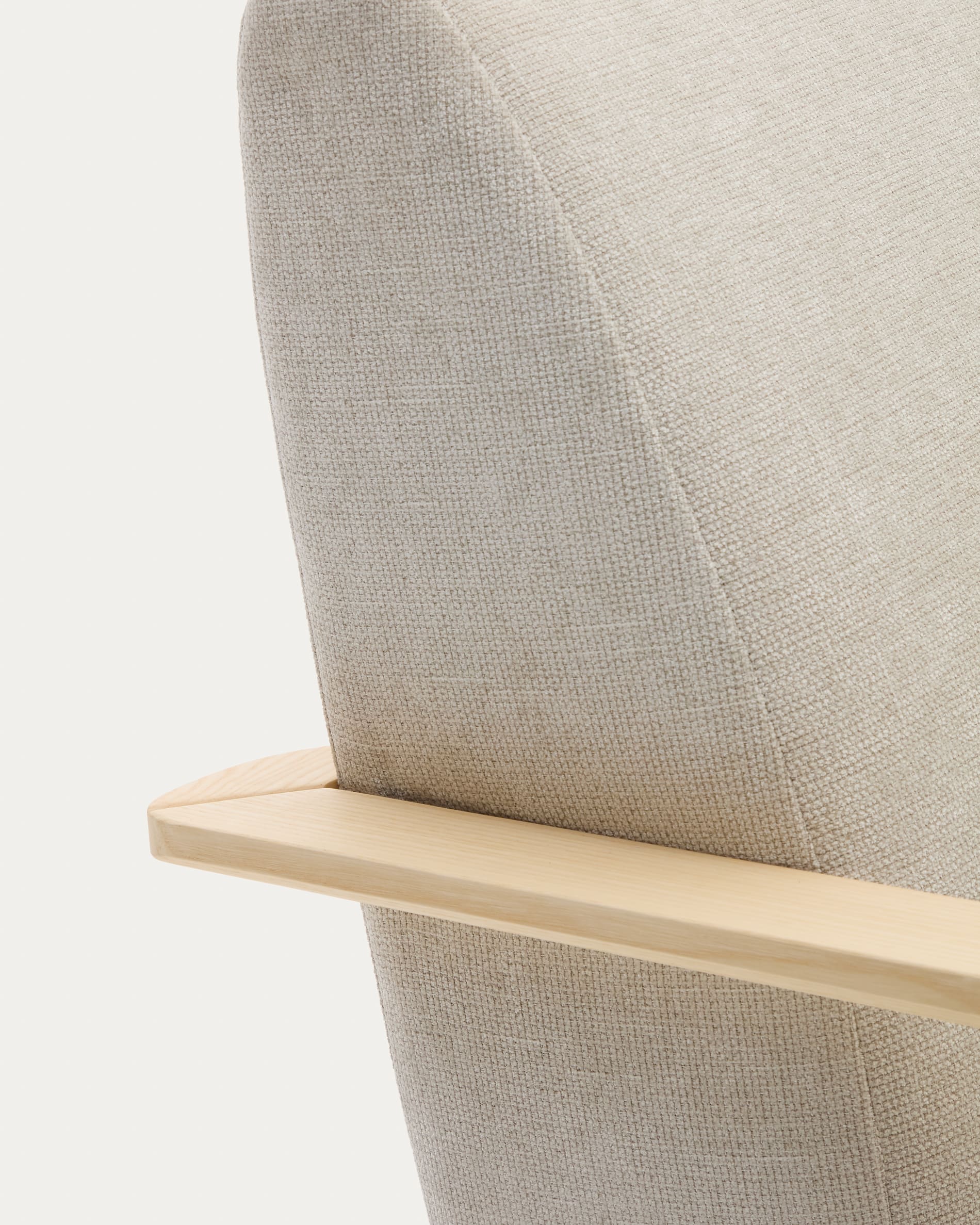Armchair Meghan made of pearl chicken and solid ash wood with natural finish FSC Mix C