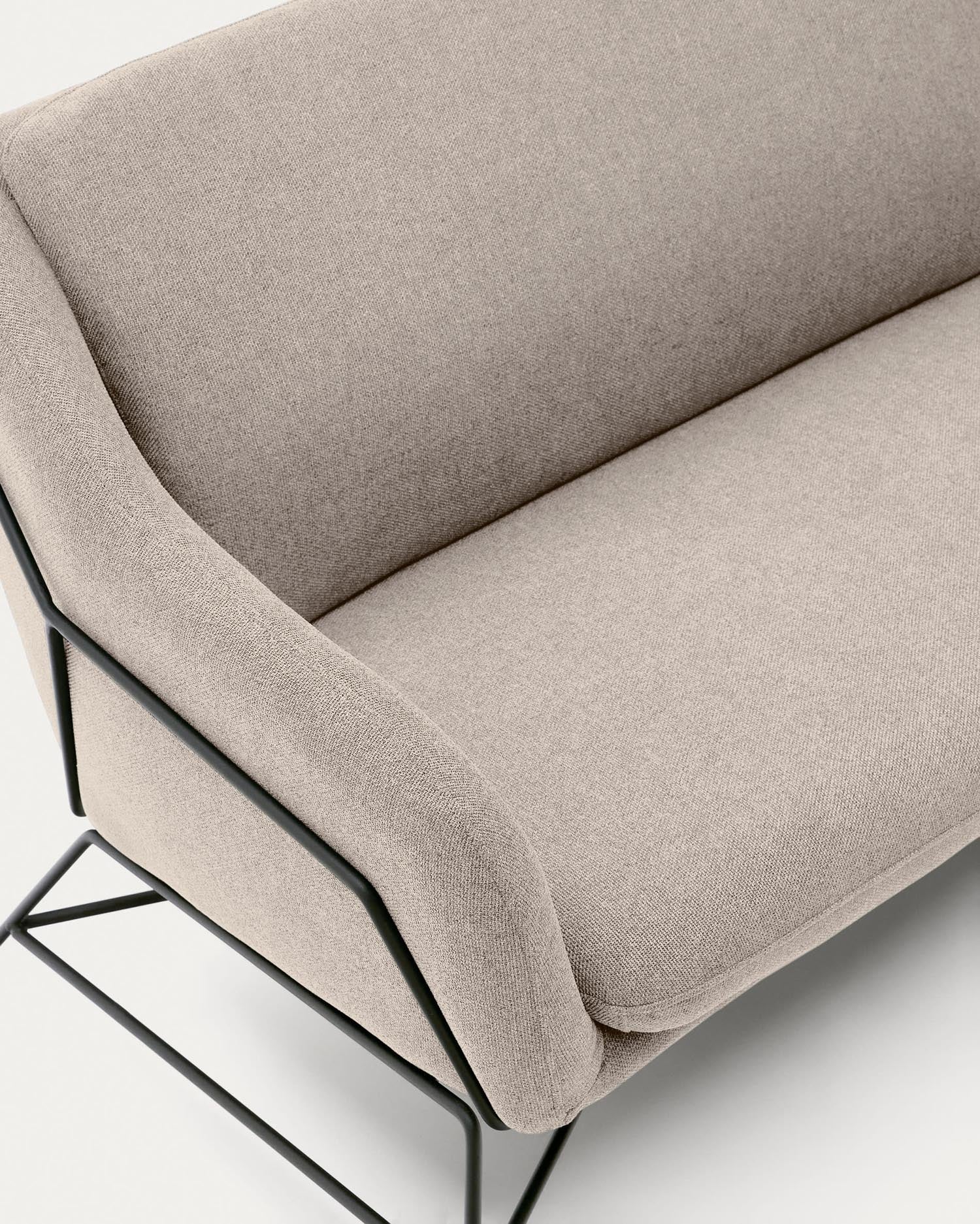 Elegantes Brida 2-Sitzer-Sofa in Beige mit robusten schwarzen Stahlbeinen, 128 cm breit, ideal für moderne Wohnräume.