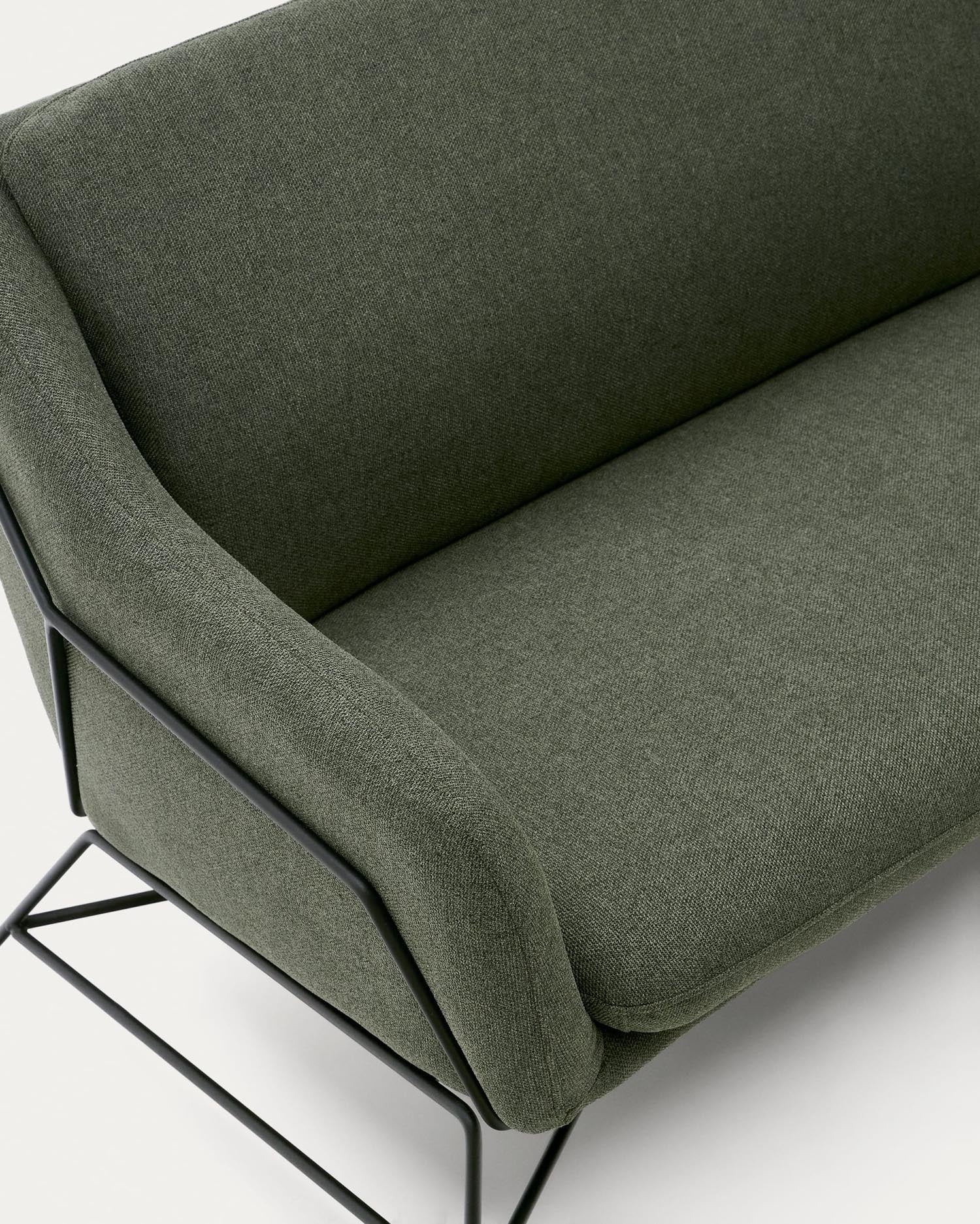 Grünes 2-Sitzer-Sofa mit schlanken schwarzen Stahlbeinen, kompakte Größe von 128 cm, perfekt für moderne Einrichtungen.