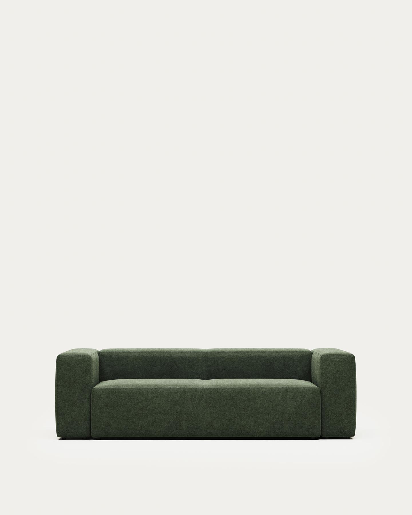 3-Sitzer-Sofa Blok, schwer entflammbar mit grüner Chenille, 240 cm in Grün präsentiert im Onlineshop von KAQTU Design AG. 3er Sofa ist von Kave Home