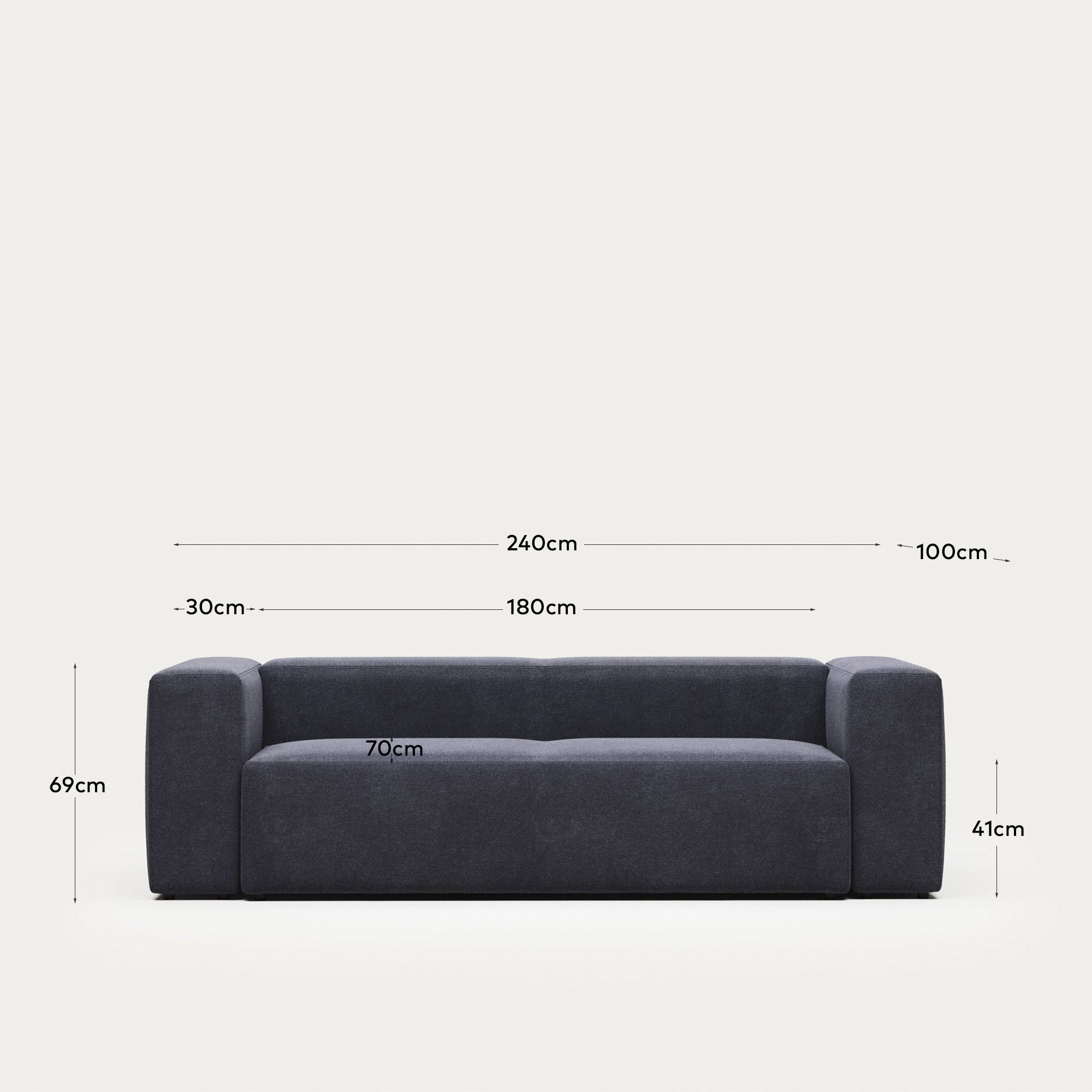 3-Sitzer-Sofa Blok, schwer entflammbar mit blauer Chenille, 240 cm in Blau präsentiert im Onlineshop von KAQTU Design AG. 3er Sofa ist von Kave Home