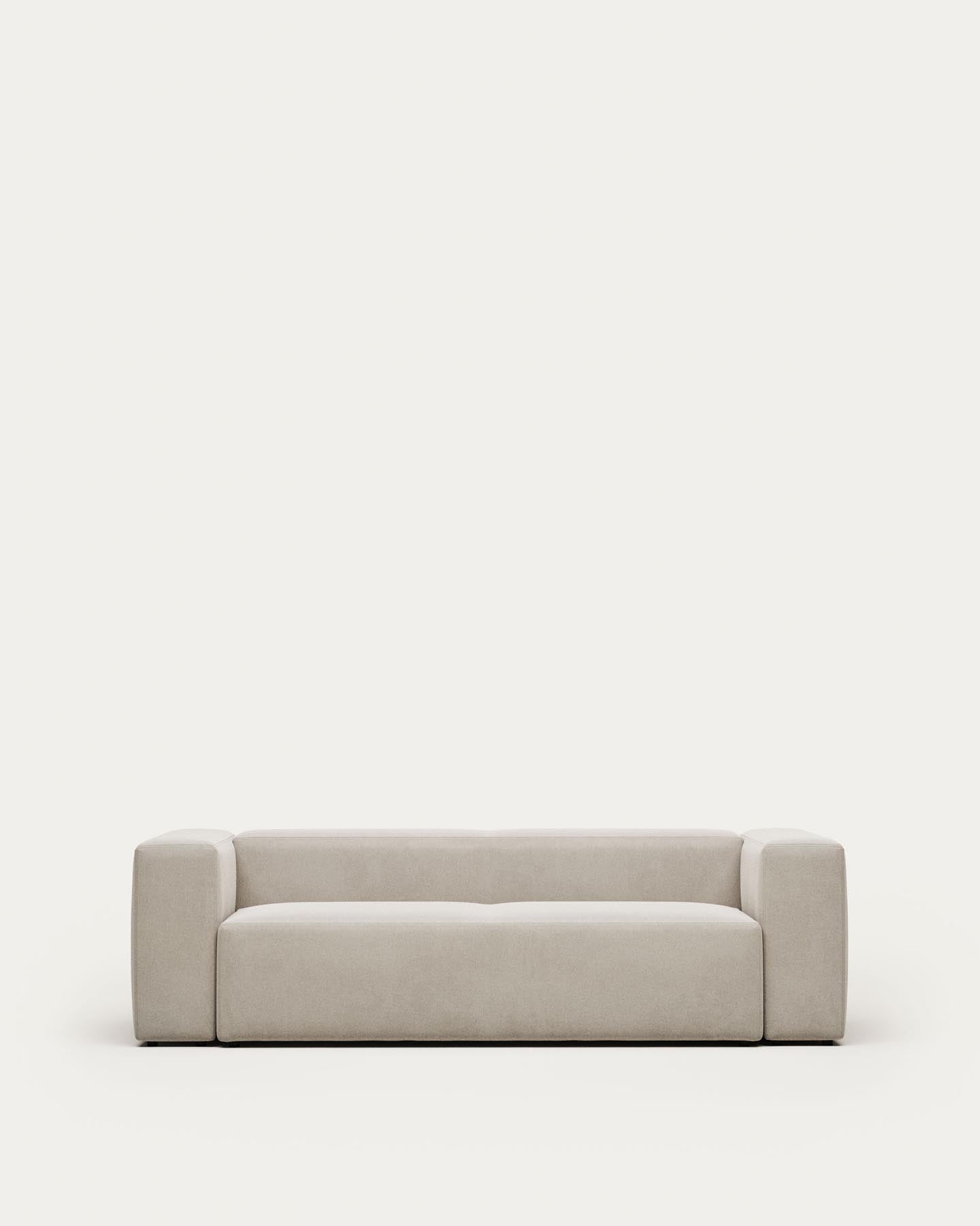 3-Sitzer-Sofa Blok, schwer entflammbar mit weisser Chenille, 240 cm in Weiss präsentiert im Onlineshop von KAQTU Design AG. 3er Sofa ist von Kave Home