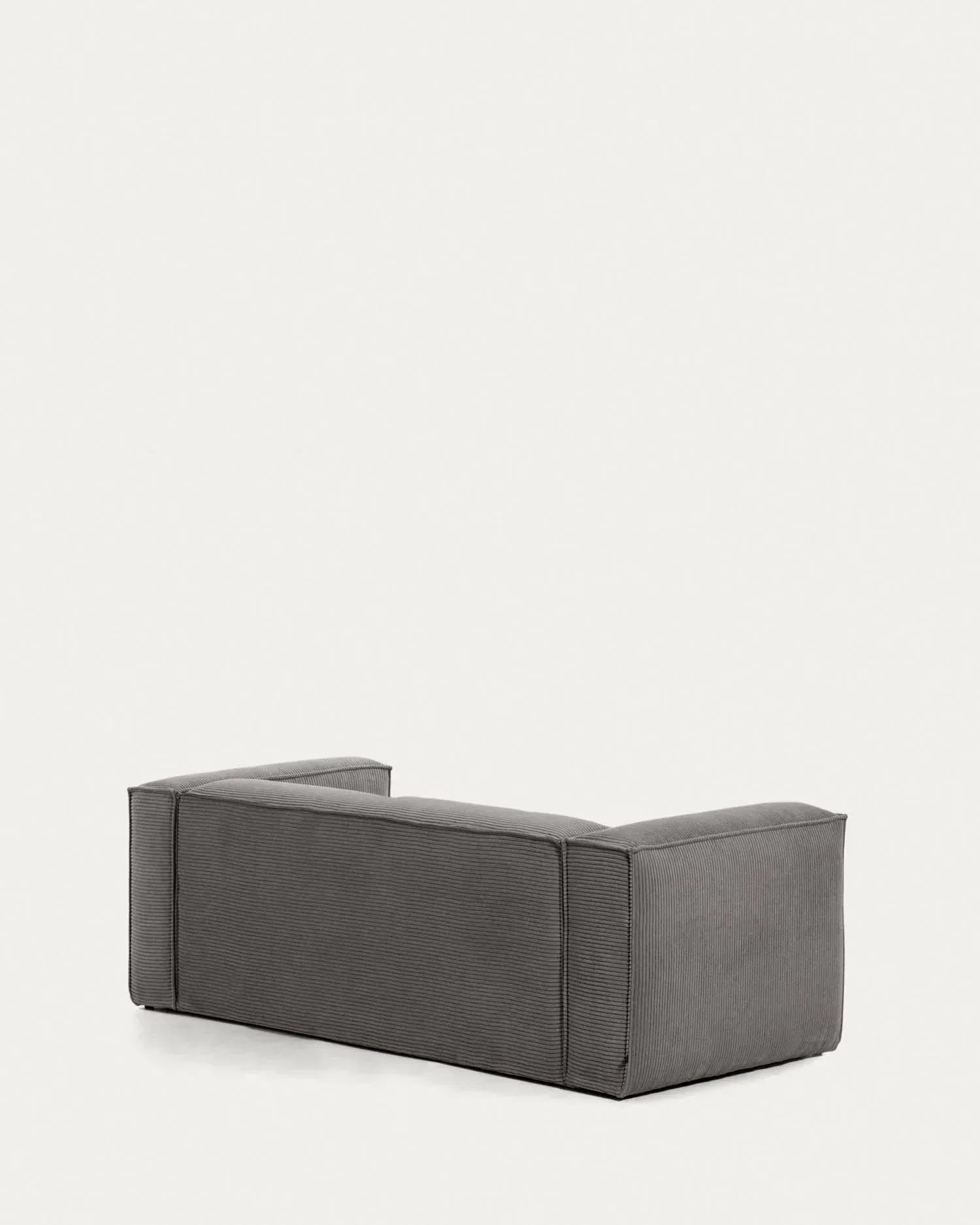 Blok 3-Sitzer-Sofa breiter Cord grau 240 cm in Grau präsentiert im Onlineshop von KAQTU Design AG. 3er Sofa ist von Kave Home