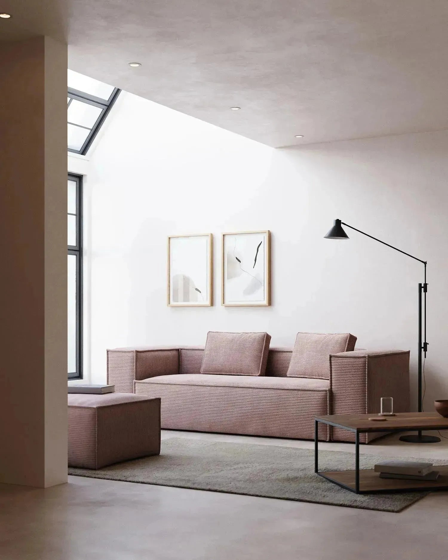 Blok 3-Sitzer-Sofa breiter Cord grau 240 cm in Grau präsentiert im Onlineshop von KAQTU Design AG. 3er Sofa ist von Kave Home