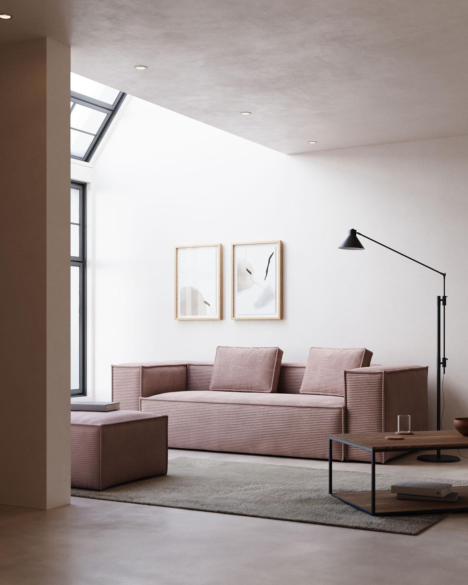 Elegantes 3-Sitzer-Sofa in rosa Cord, 240 cm breit, vereint Komfort und Stil für vielseitige Wohnräume.