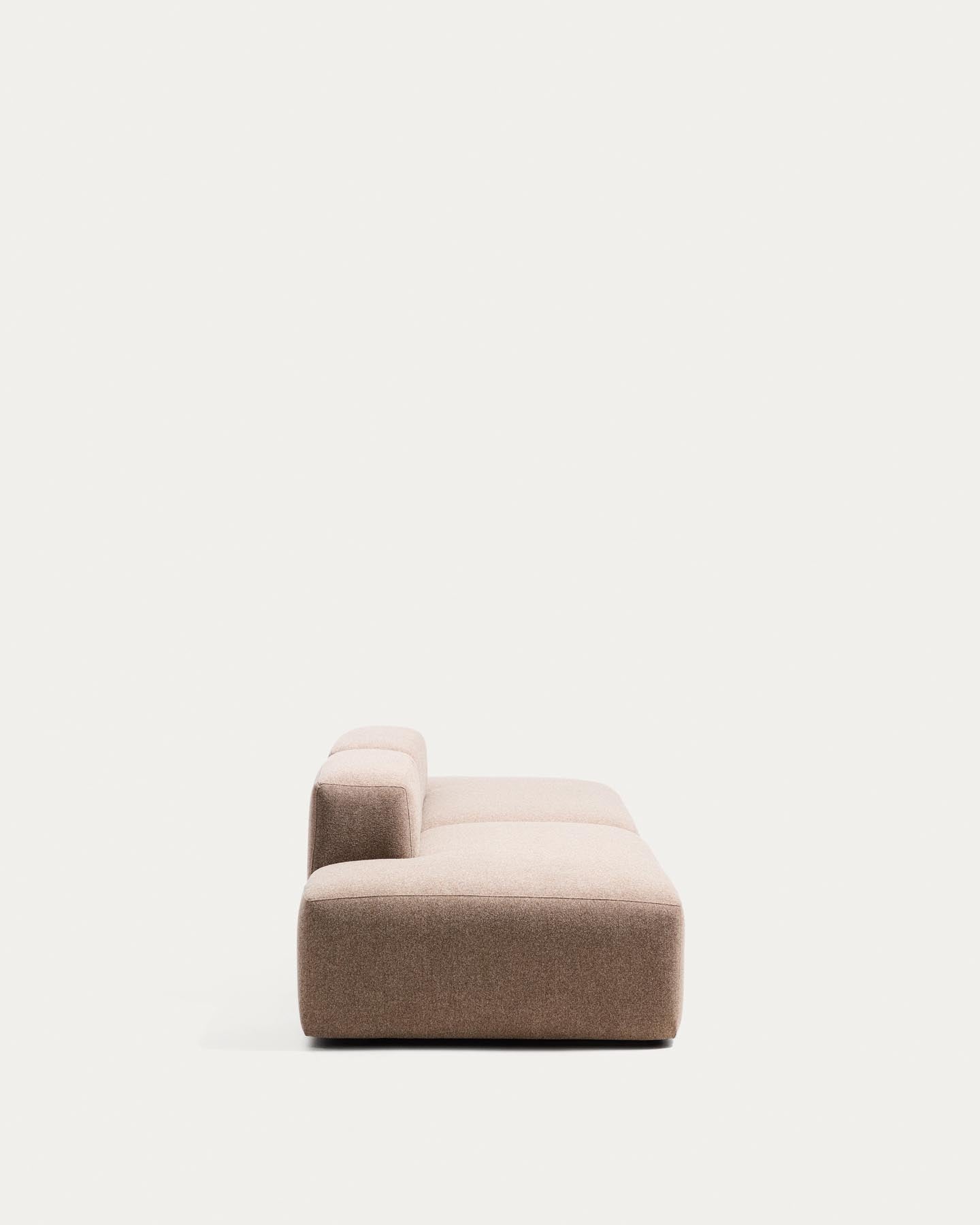 3-Sitzer-Sofa Blok in brauner Chenille, 290 cm, FSC Mix Credit in Taupe präsentiert im Onlineshop von KAQTU Design AG. 3er Sofa ist von Kave Home