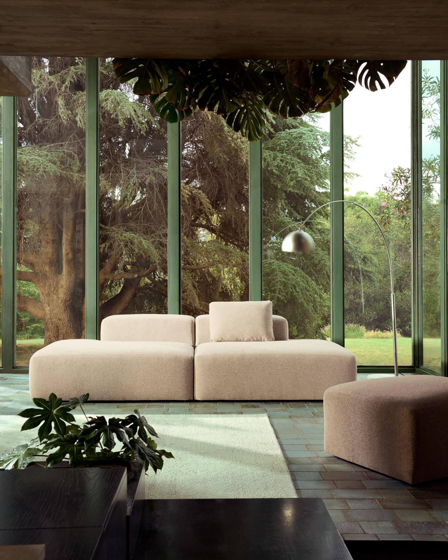 3-Sitzer-Sofa Blok in beiger Chenille, 290 cm, FSC Mix Credit in Beige präsentiert im Onlineshop von KAQTU Design AG. 3er Sofa ist von Kave Home