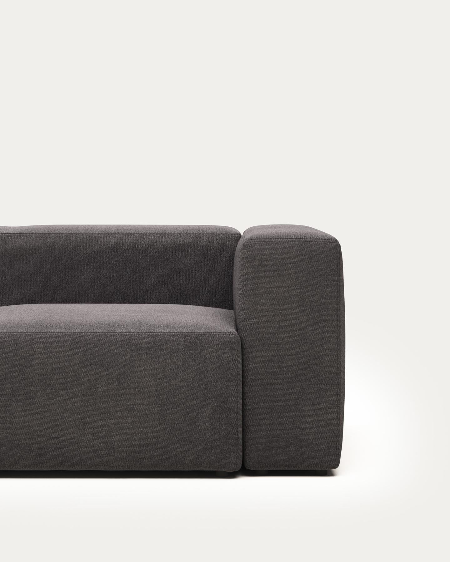 2-Sitzer-Sofa Blok, schwer entflammbar mit grauer Chenille, 210 cm in Grau präsentiert im Onlineshop von KAQTU Design AG. 2er Sofa ist von Kave Home