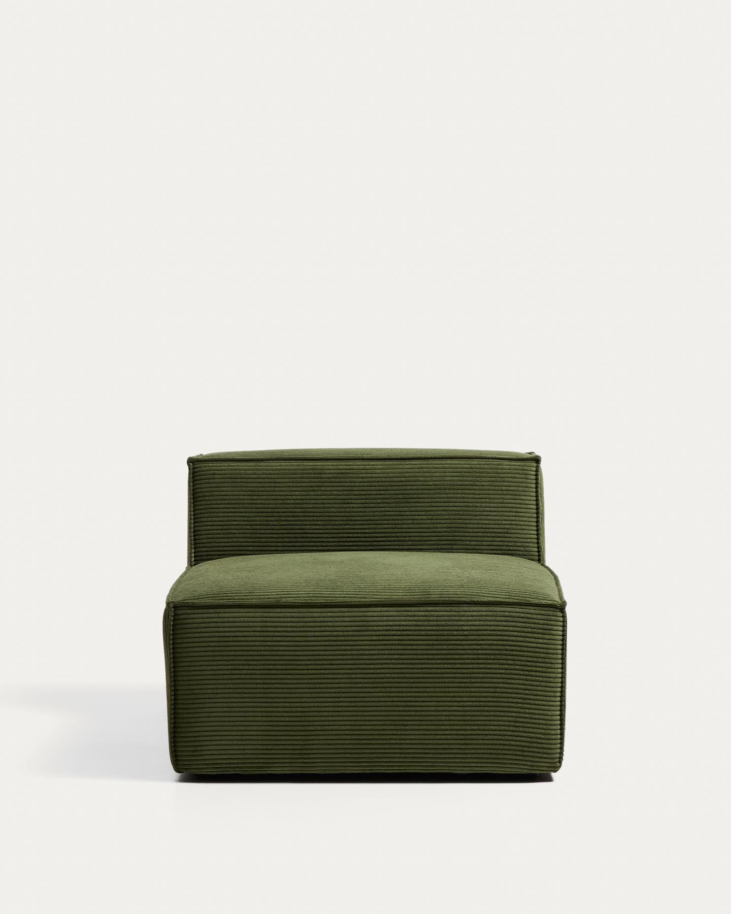 Sessel Blok mit grobem grünem Cord 90 cm FSC Mix Credit in Grün präsentiert im Onlineshop von KAQTU Design AG. Pouf ist von Kave Home