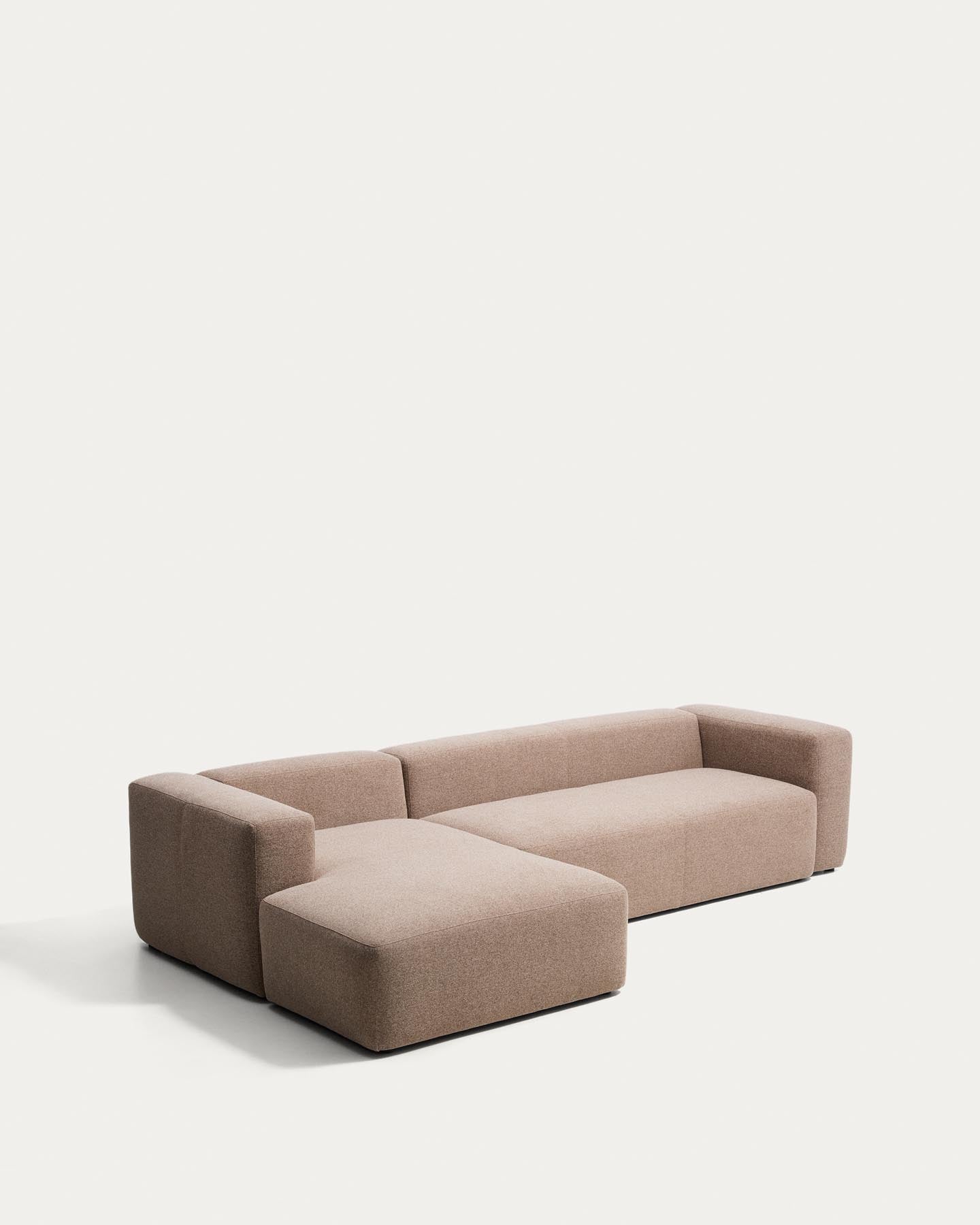 4-Sitzer-Sofa Blok mit Chaiselongue links in brauner Chenille, 330 cm, FSC Mix Credit in Taupe präsentiert im Onlineshop von KAQTU Design AG. L-Sofa links ist von Kave Home