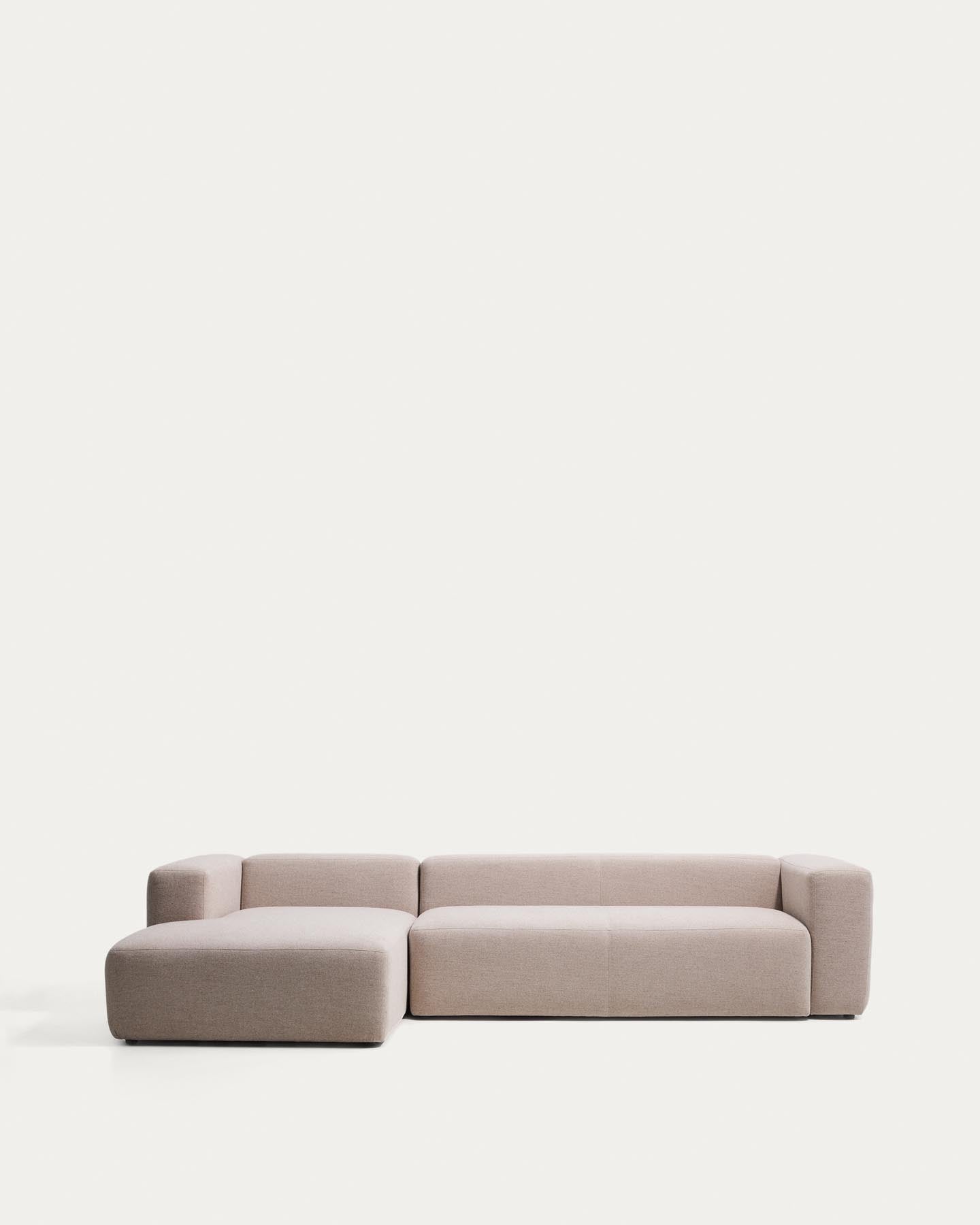 4-Sitzer-Sofa Blok mit Chaiselongue links in beiger Chenille, 330 cm, FSC Mix Credit in Beige präsentiert im Onlineshop von KAQTU Design AG. L-Sofa links ist von Kave Home