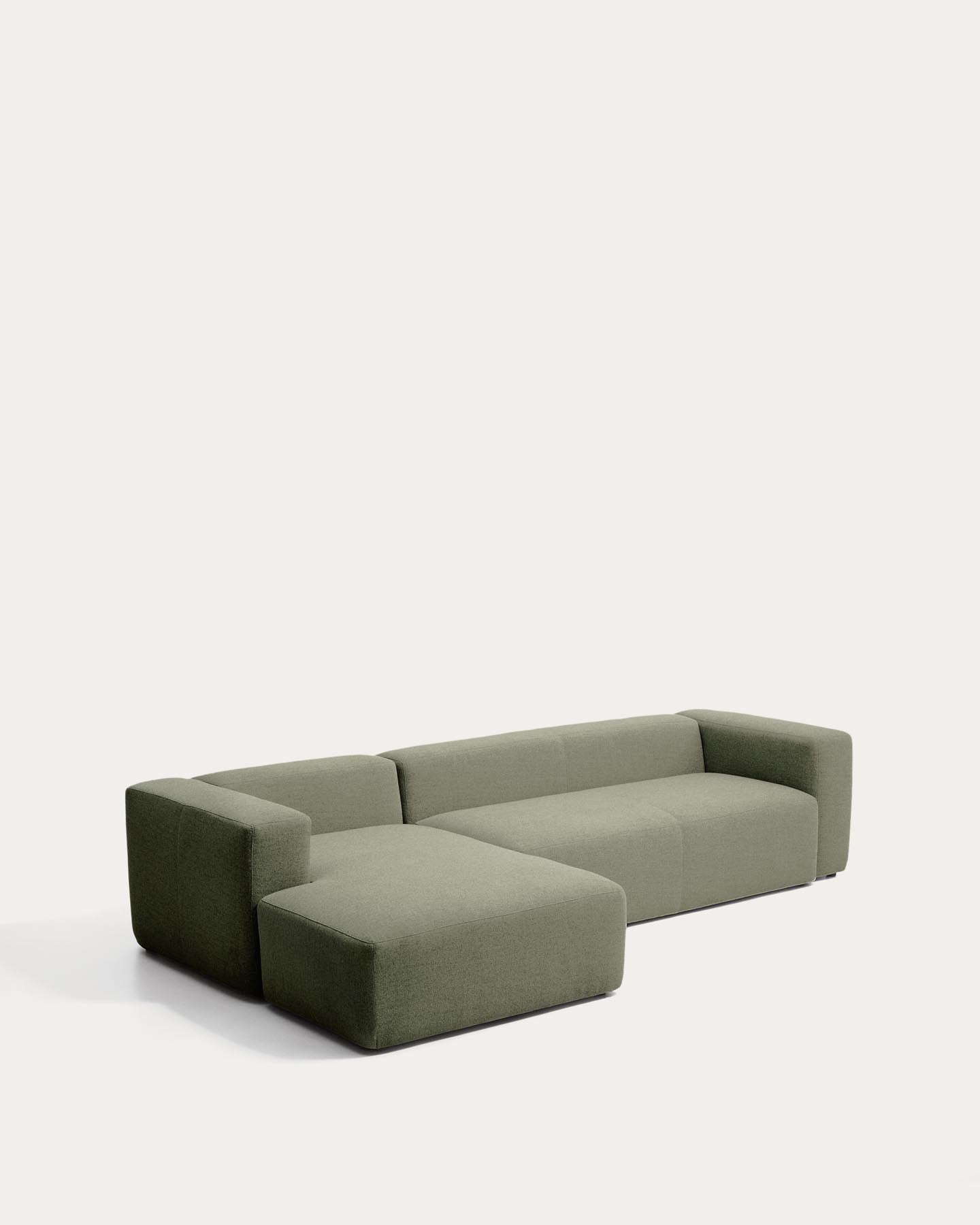 4-Sitzer-Sofa Blok mit Chaiselongue links in moosgrüner Chenille, 330 cm, FSC Mix Credit in Grün präsentiert im Onlineshop von KAQTU Design AG. L-Sofa links ist von Kave Home