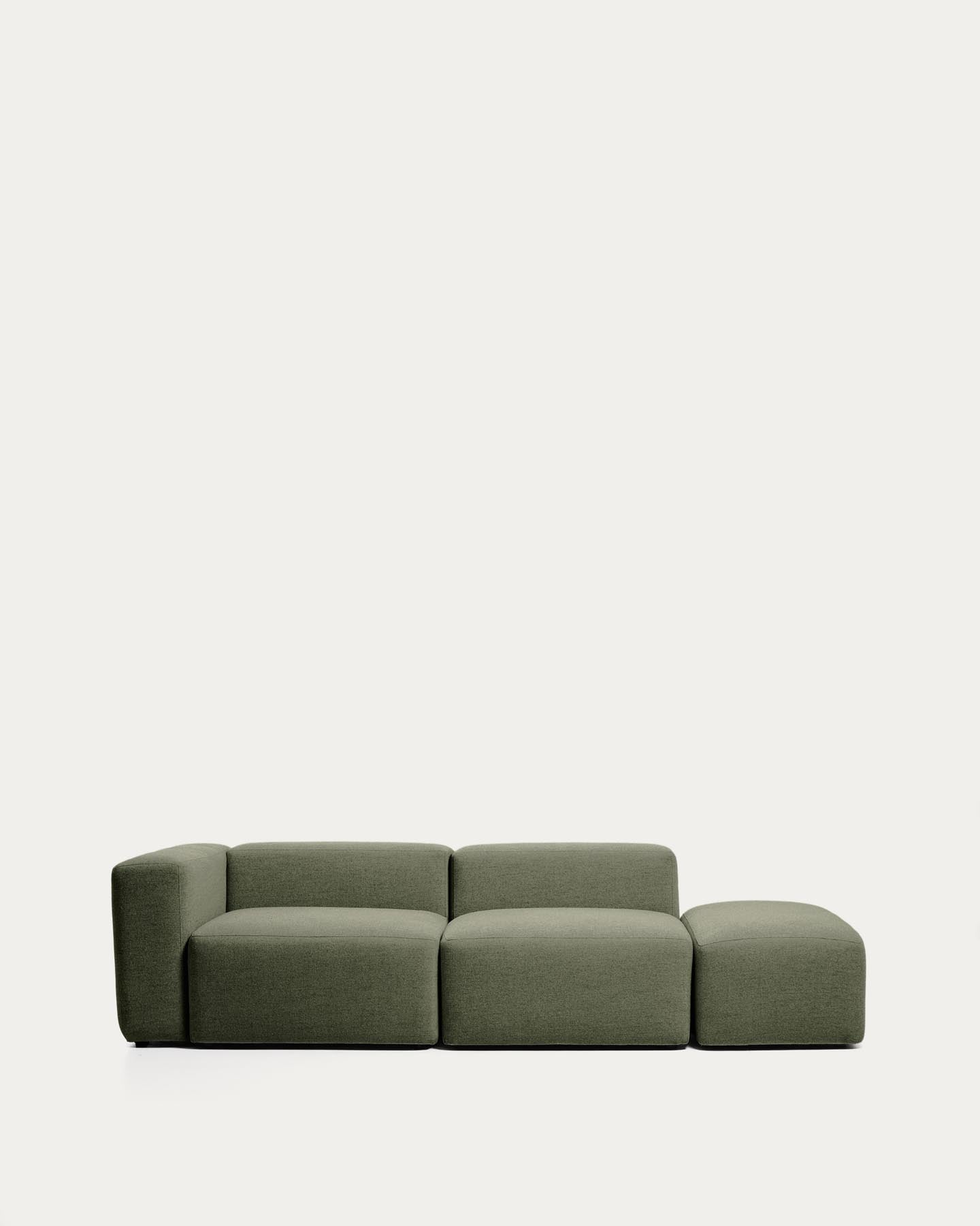 3-Sitzer-Sofa Blok mit Armlehne links und Pouf-Randmodul in moosgrüner Chenille, 270 cm, FSC Mix Credit in Grün präsentiert im Onlineshop von KAQTU Design AG. 3er Sofa ist von Kave Home