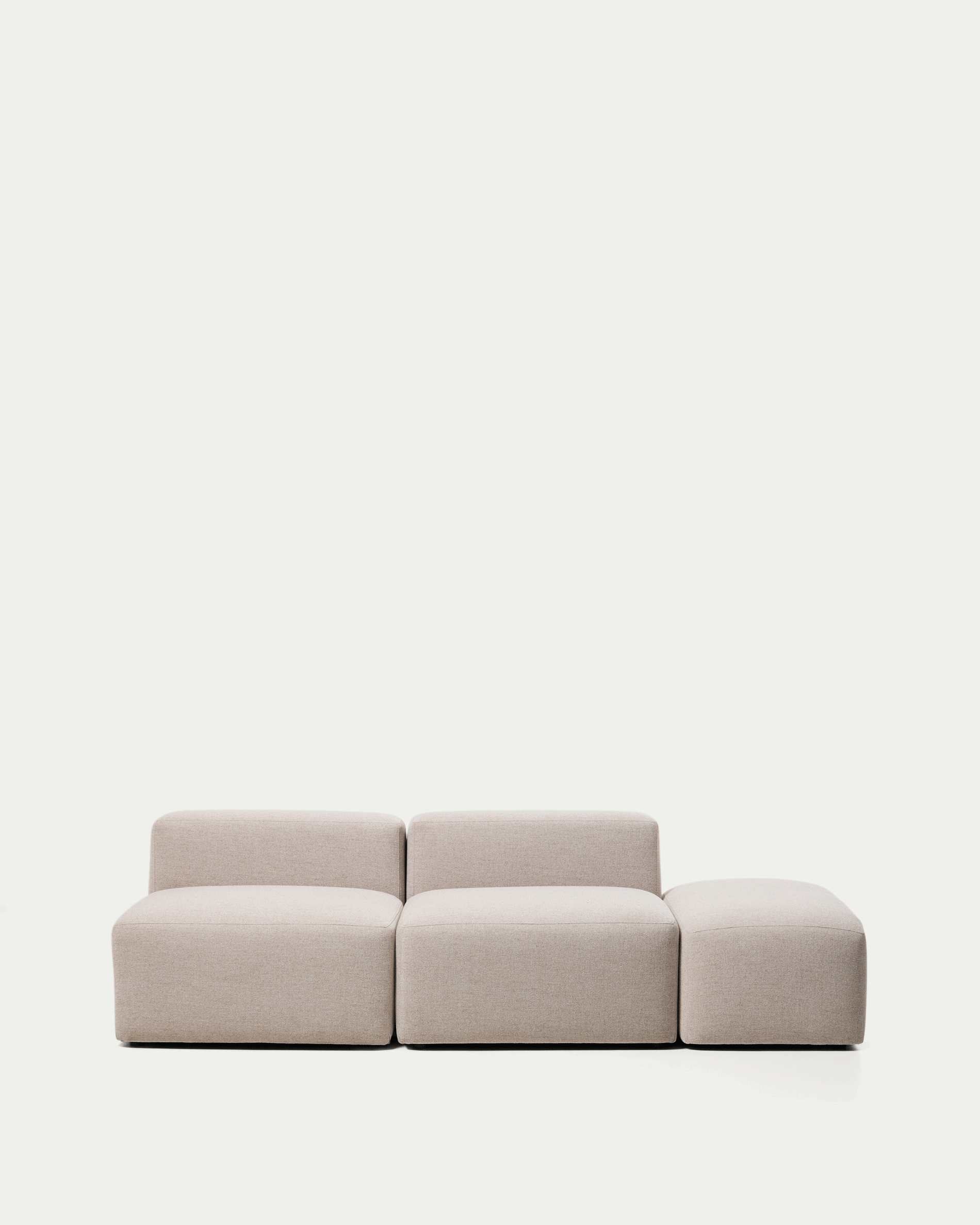 3-Sitzer-Sofa Blok mit Pouf-Randmodul in beiger Chenille, 240 cm, FSC Mix Credit in Beige präsentiert im Onlineshop von KAQTU Design AG. 3er Sofa ist von Kave Home