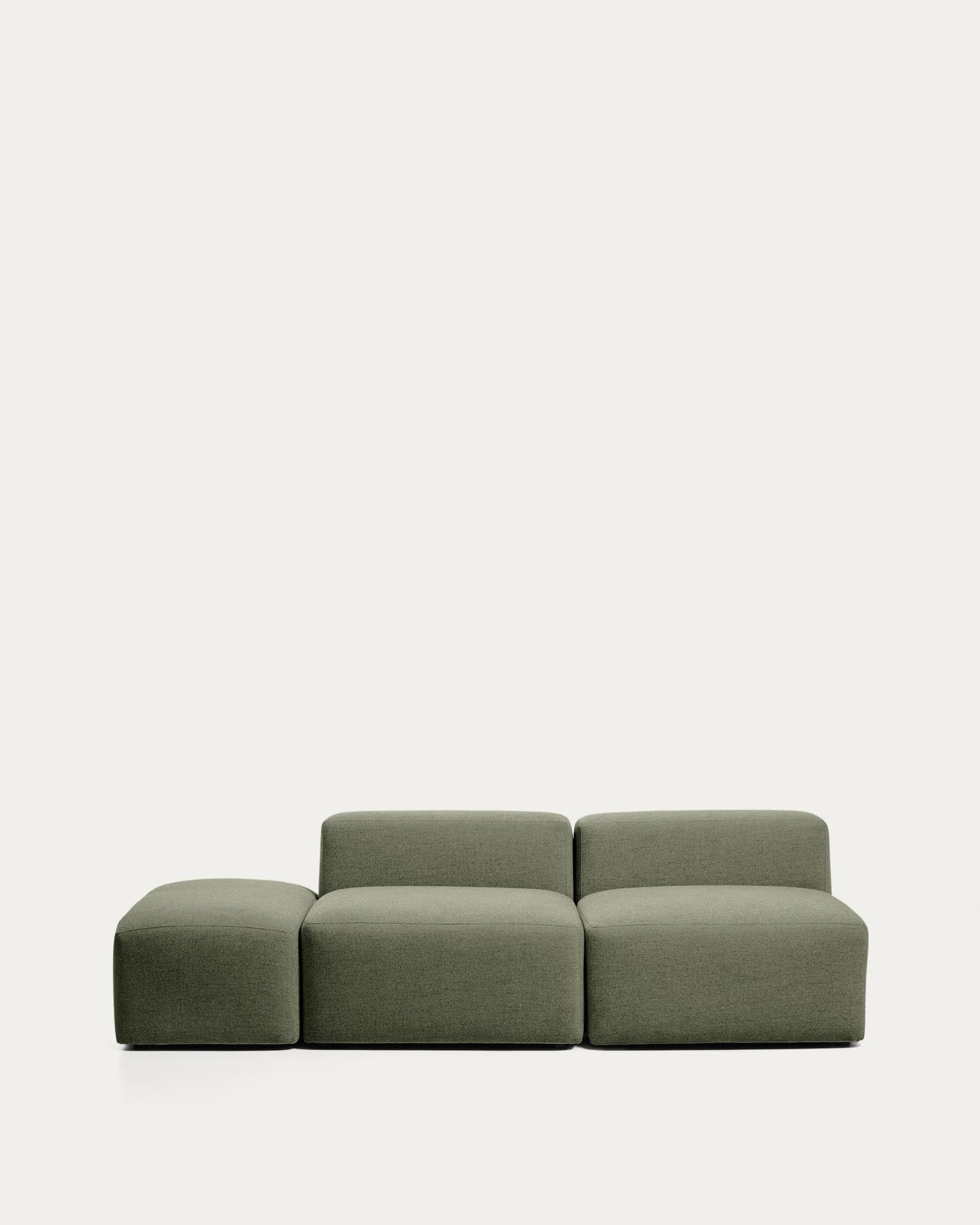 3-Sitzer-Sofa Blok mit Pouf-Randmodul in moosgrüner Chenille, 240 cm, FSC Mix Credit in Grün präsentiert im Onlineshop von KAQTU Design AG. 3er Sofa ist von Kave Home