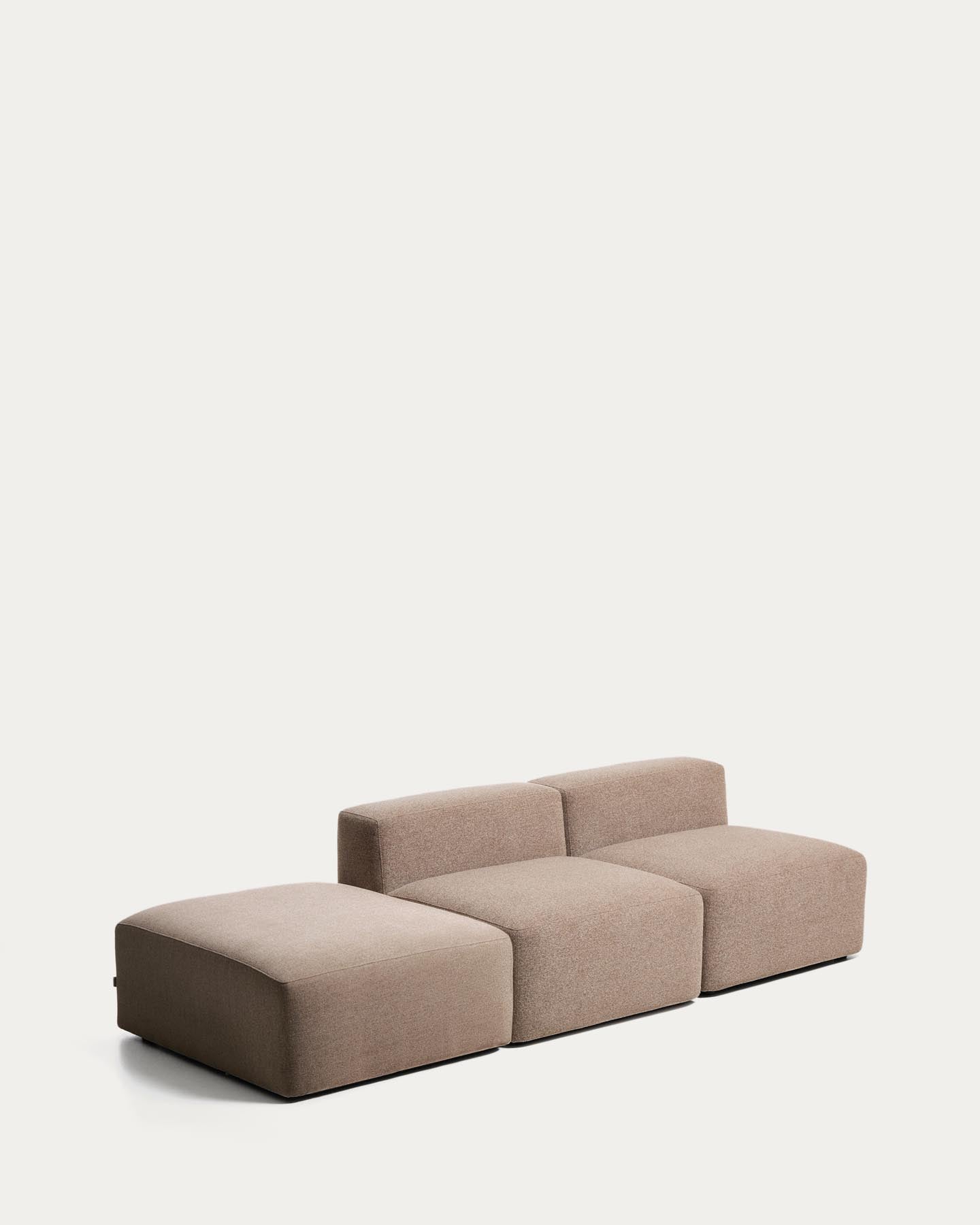 3-Sitzer-Sofa Blok mit Pouf-Randmodul in brauner Chenille, 270 cm, FSC Mix Credit in Taupe präsentiert im Onlineshop von KAQTU Design AG. 3er Sofa ist von Kave Home