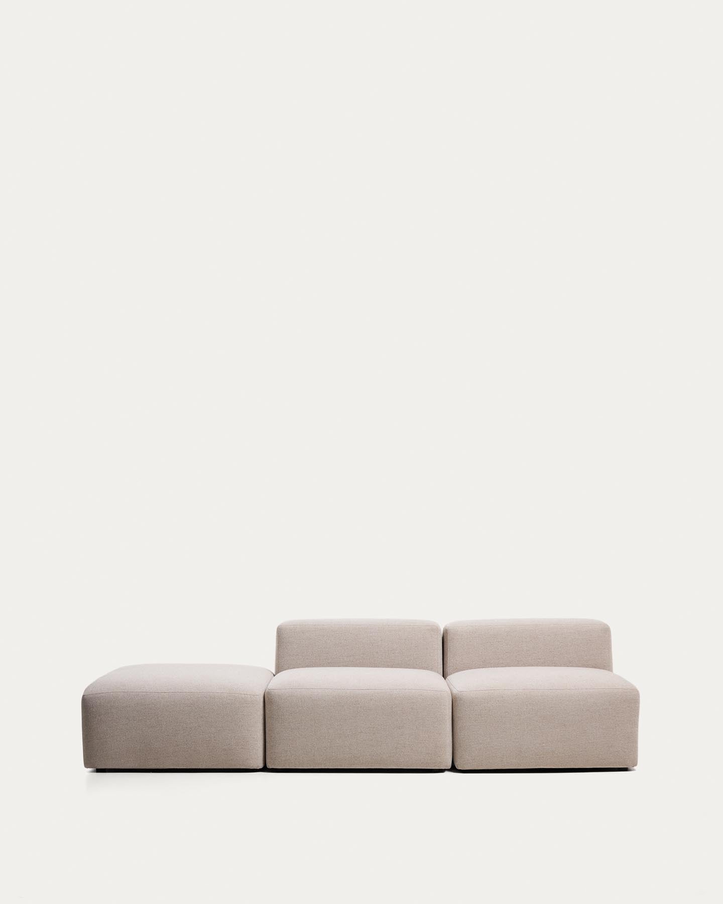 3-Sitzer-Sofa Blok mit Pouf-Randmodul in beiger Chenille, 270 cm, FSC Mix Credit in Beige präsentiert im Onlineshop von KAQTU Design AG. 3er Sofa ist von Kave Home