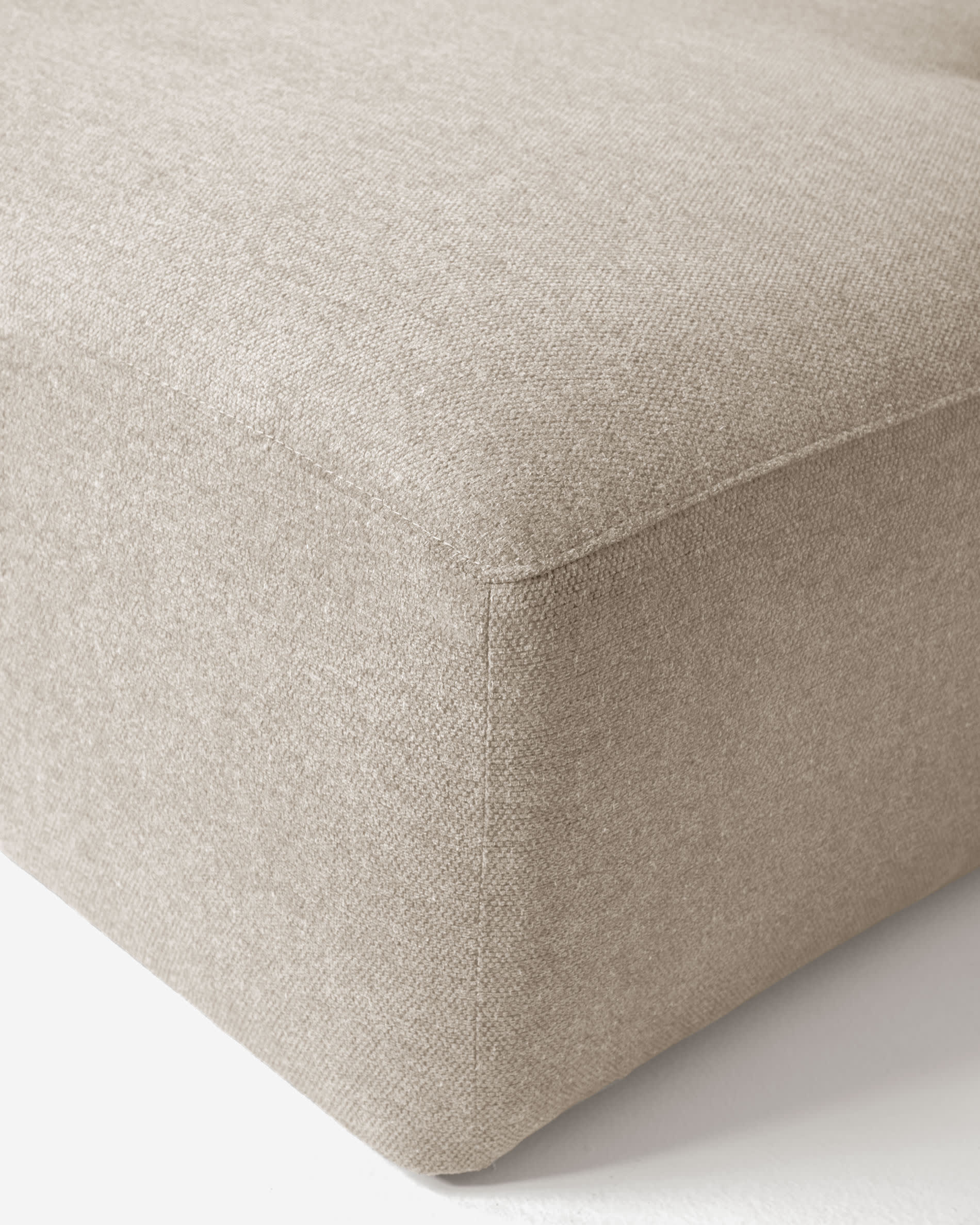 Elegantes 4-Sitzer Sofa mit rechter Chaiselongue, beige, 330 cm, FSC-zertifiziert, von Kave Home, stilvoll und nachhaltig.