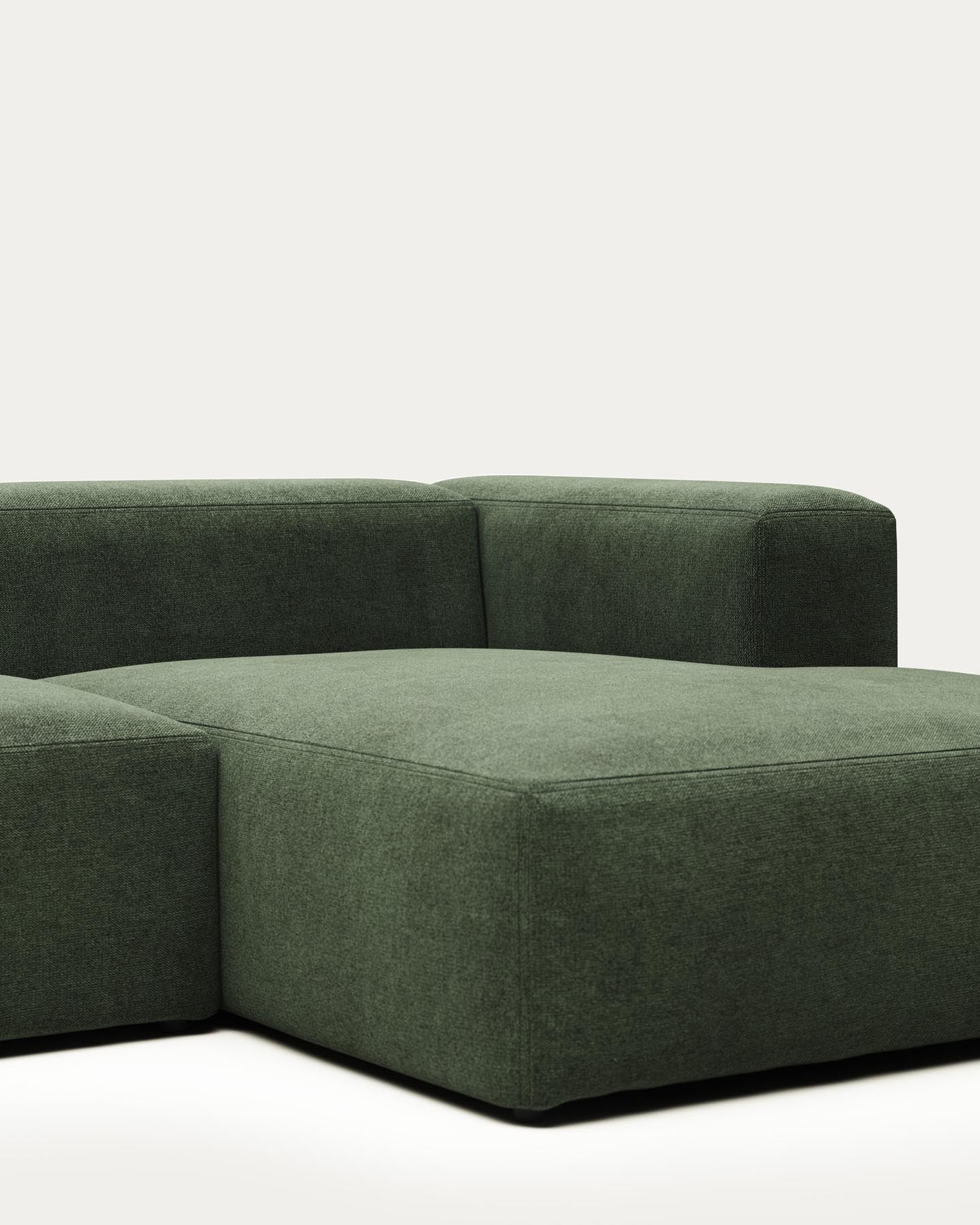 4-Sitzer-Sofa Blok mit Chaiselongue rechts, schwer entflammbar mit grüner Chenille, 330 cm in Grün präsentiert im Onlineshop von KAQTU Design AG. 4er Sofa ist von Kave Home