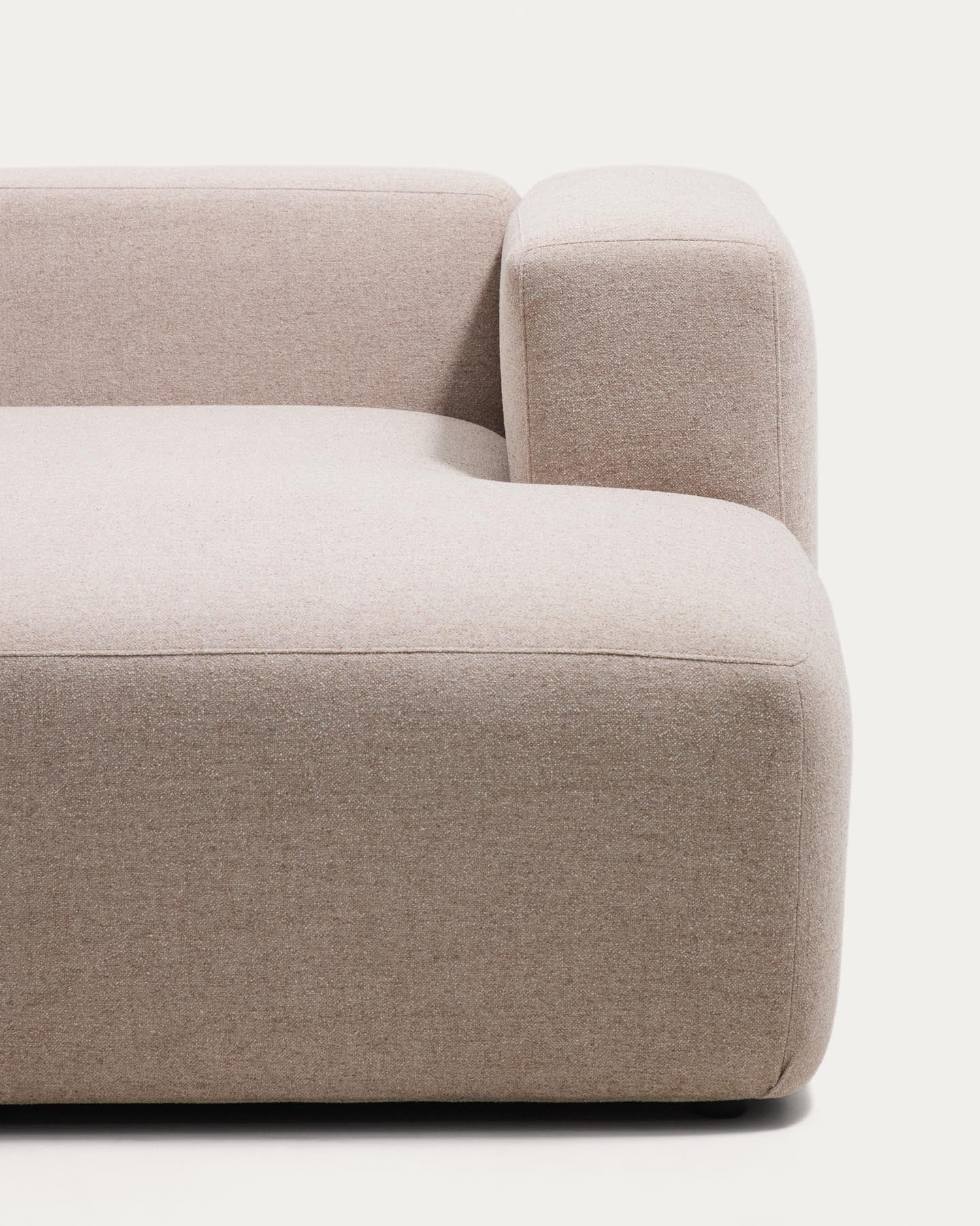 4-Sitzer-Sofa Blok mit Chaiselongue rechts in beiger Chenille, 330 cm, FSC Mix Credit in Beige präsentiert im Onlineshop von KAQTU Design AG. L-Sofa rechts ist von Kave Home