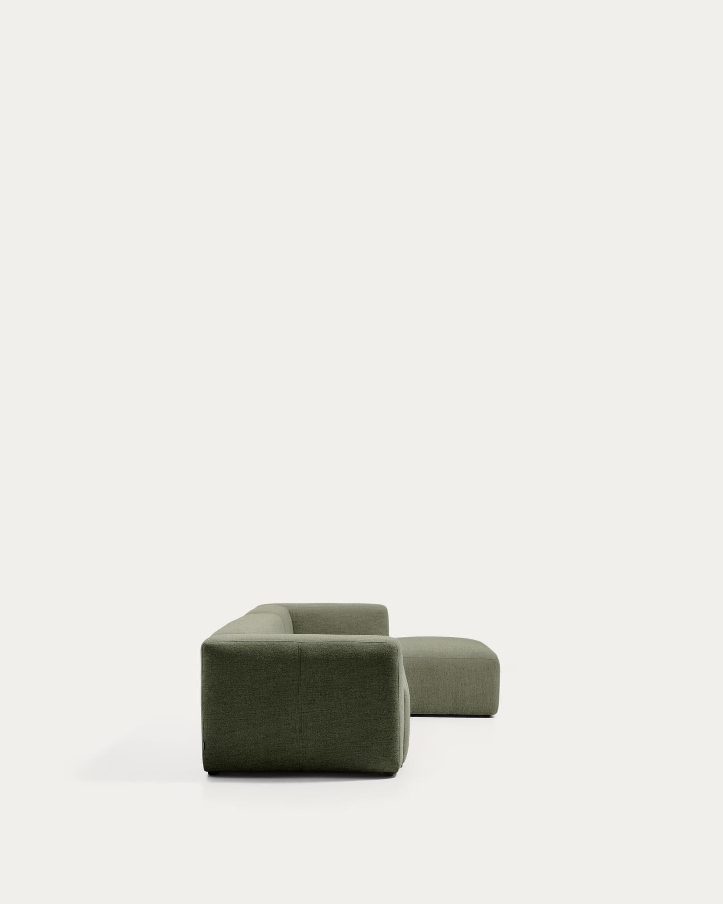 4-Sitzer-Sofa Blok mit Chaiselongue rechts in moosgrüner Chenille, 330 cm, FSC Mix Credit in Grün präsentiert im Onlineshop von KAQTU Design AG. L-Sofa rechts ist von Kave Home
