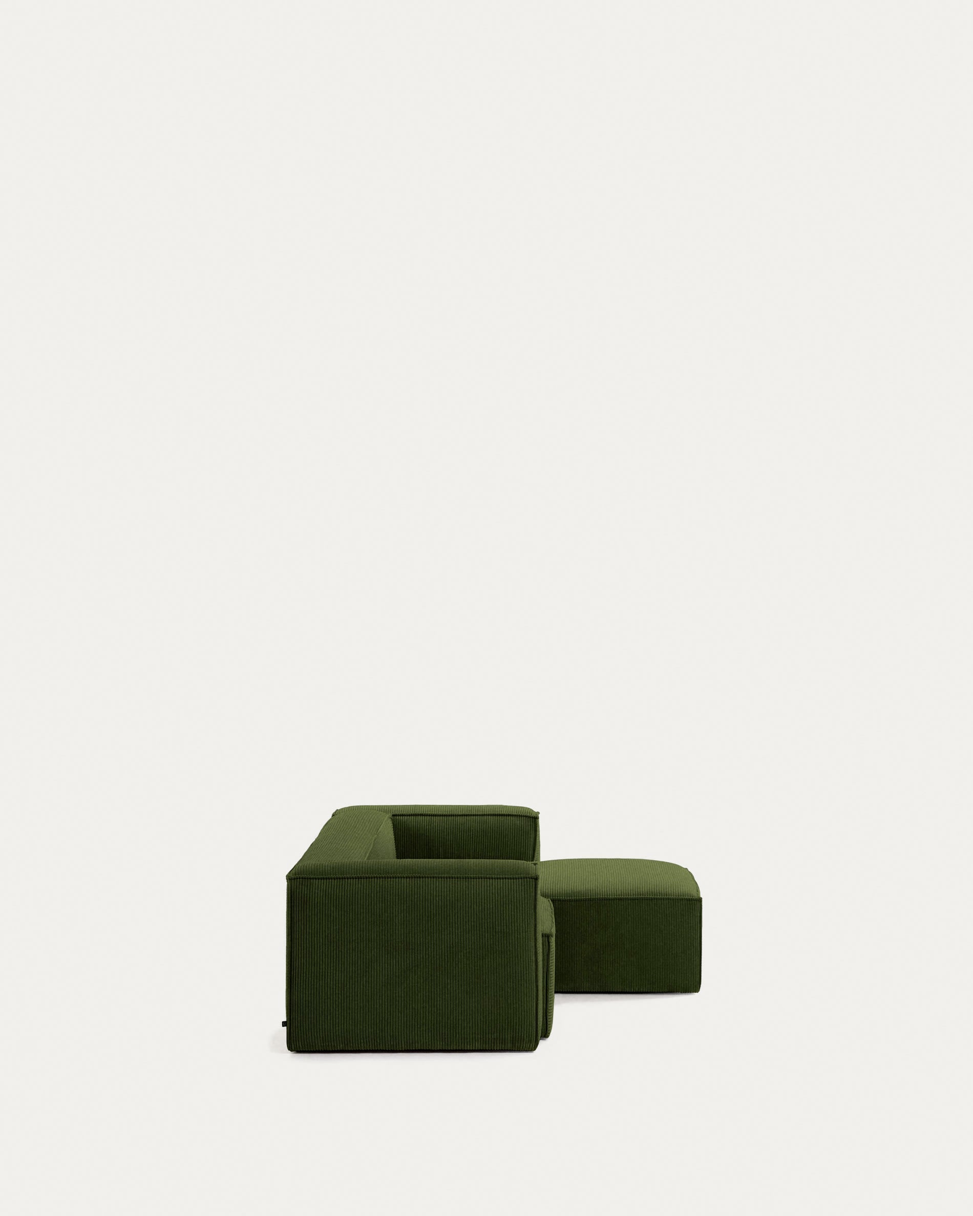 Elegantes 2-Sitzer-Sofa mit rechter Chaiselongue, grünem Cordbezug, 240 cm breit, nachhaltig mit FSC-Mix-Zertifikat.