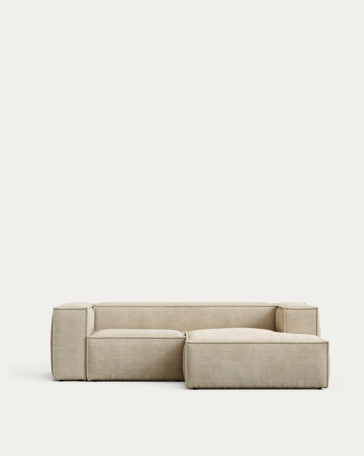 2-Sitzer-Sofa Blok mit dickem Cord in Naturfarbe und Chaiselongue rechts 240 cm FSC Mix Credit in Ecru präsentiert im Onlineshop von KAQTU Design AG. 2er Sofa ist von Kave Home