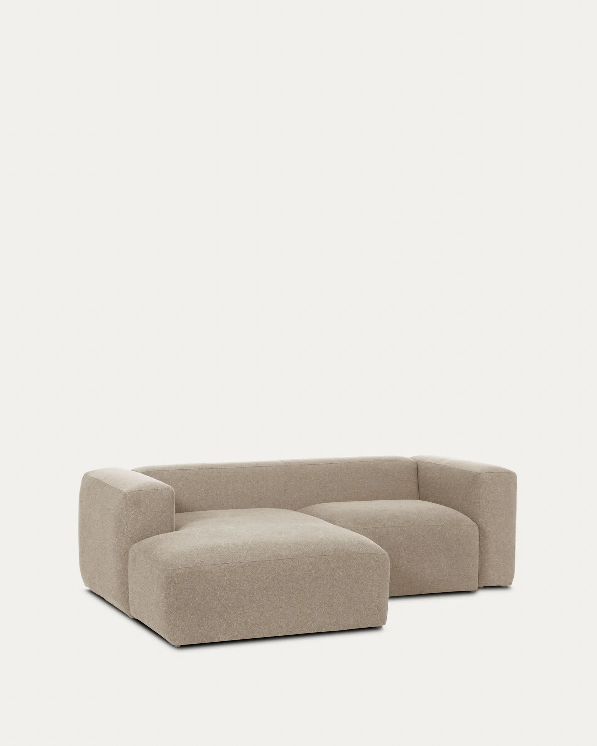 Elegantes 2-Sitzer Sofa mit linker Chaiselongue in Beige, 240 cm breit, aus nachhaltigen Materialien, ideal für modernes Wohnen.