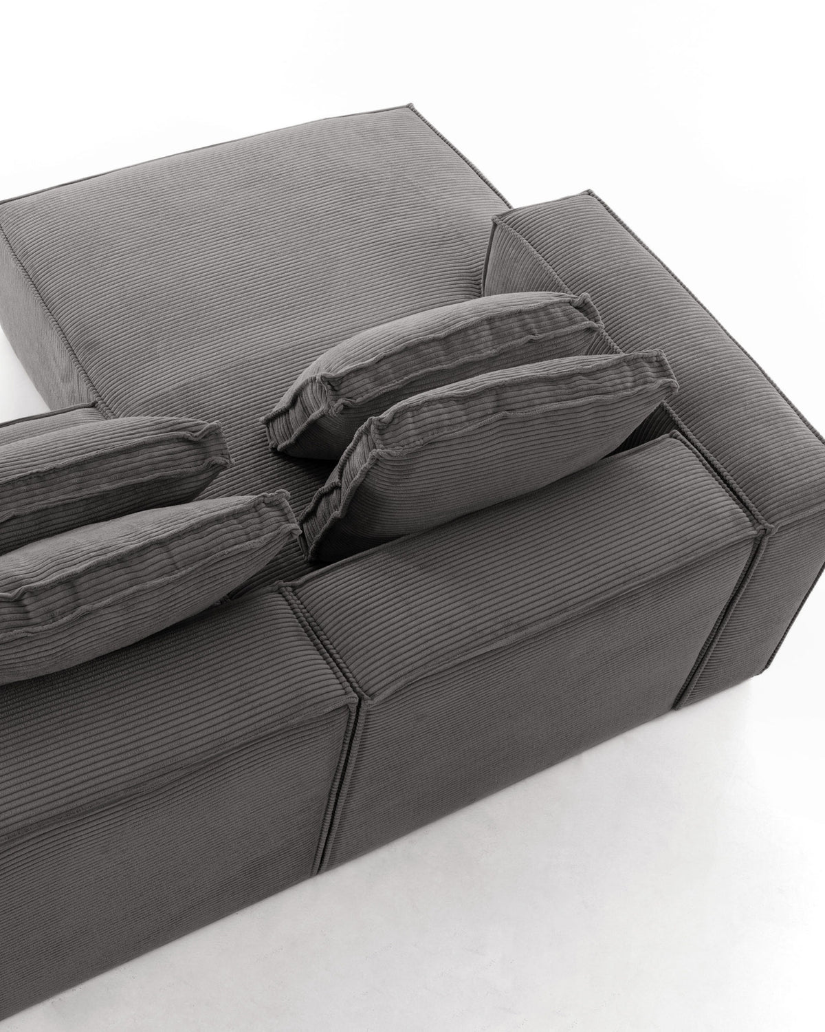 2-Sitzer-Sofa Blok mit dickem, grauen Cord und Chaiselongue links 240 cm FSC Mix Credit in Grau präsentiert im Onlineshop von KAQTU Design AG. L-Sofa links ist von Kave Home