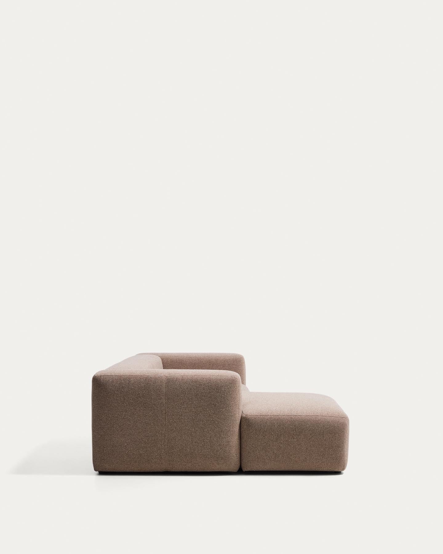 2-Sitzer-Sofa Blok mit Chaiselongue links in brauner Chenille, 240 cm, FSC Mix Credit in Taupe präsentiert im Onlineshop von KAQTU Design AG. L-Sofa links ist von Kave Home