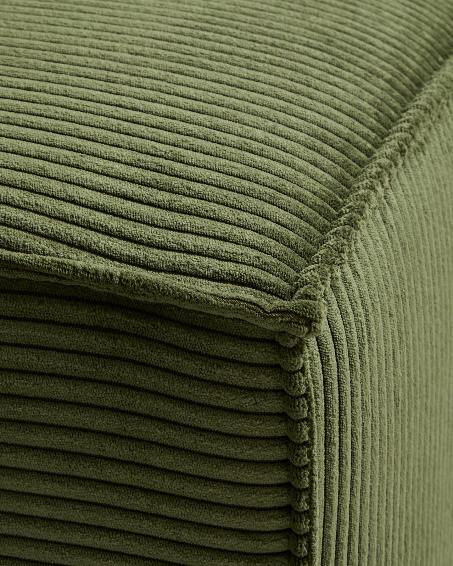Pouf-Randmodul Blok in grünem Cord, 90 x 104 cm, FSC Mix Credit in Grün präsentiert im Onlineshop von KAQTU Design AG. Pouf ist von Kave Home