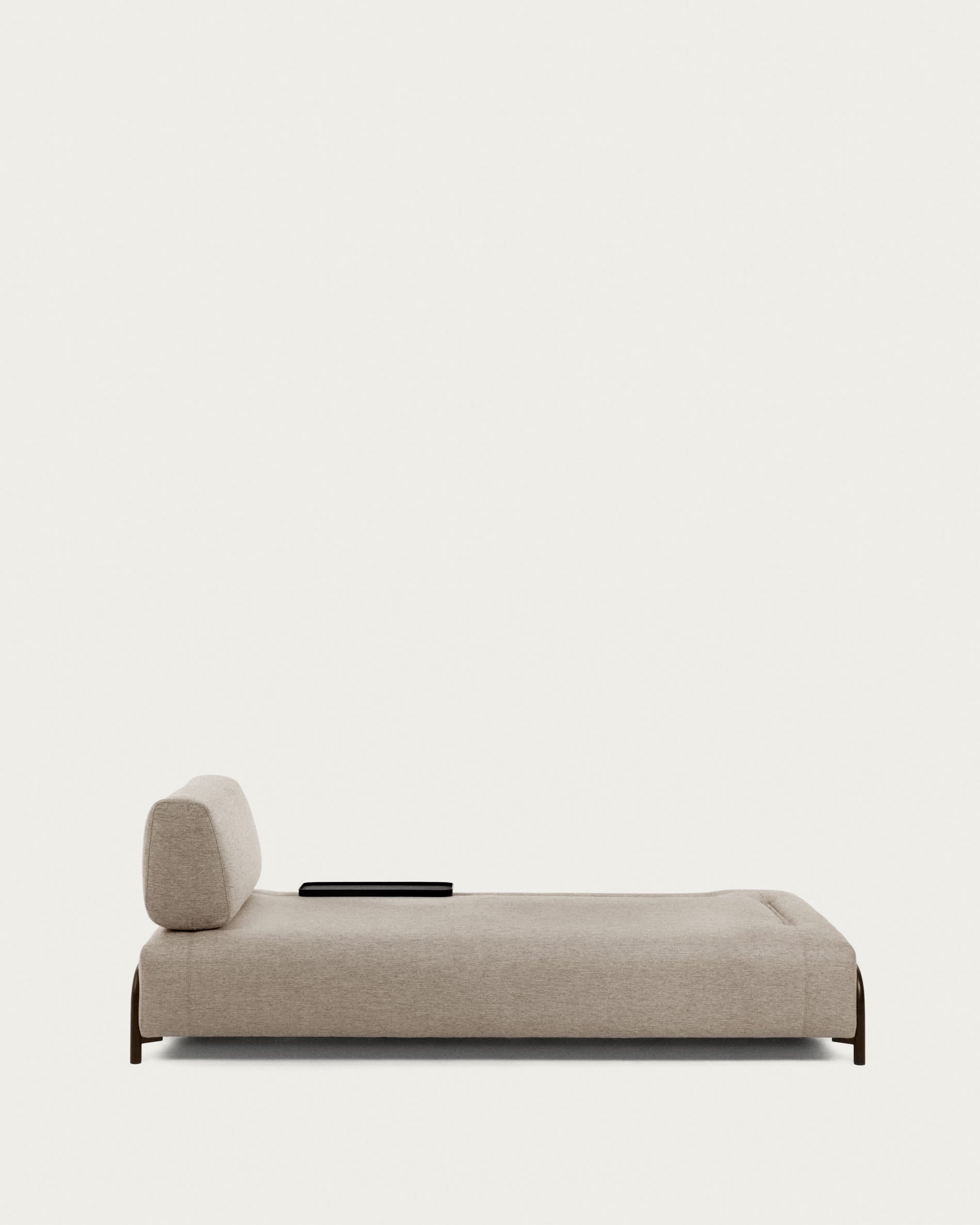 Elegantes 3-Sitzer Sofa in Beige-Grau, 232 cm, mit robustem Stoffbezug und flexiblem, modularem Design.