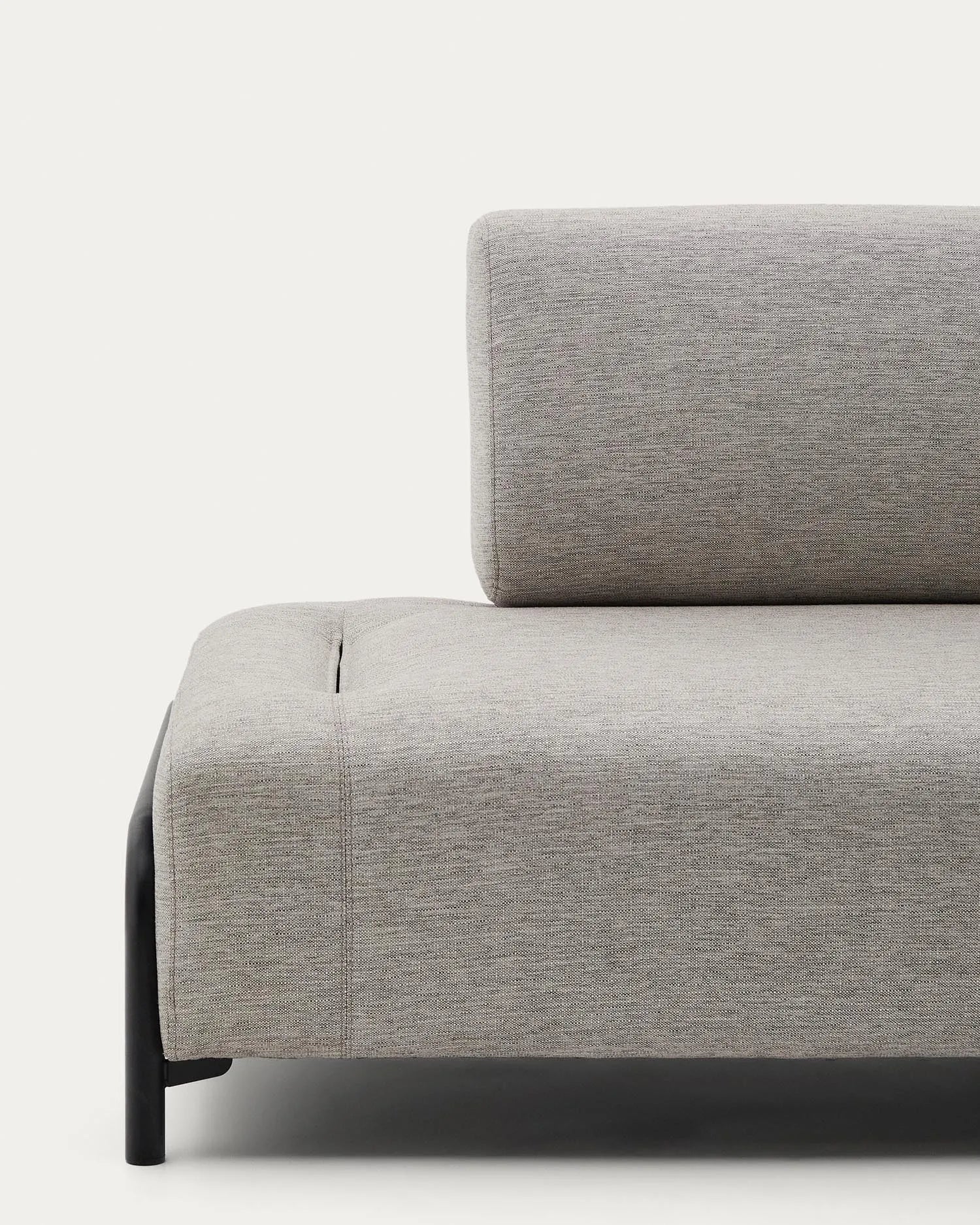 Stilvolles 3-Sitzer Modulsofa von Kave Home in Beige-Grau, 232 cm, ideal für zeitgemäße Wohnräume und flexible Gestaltung.