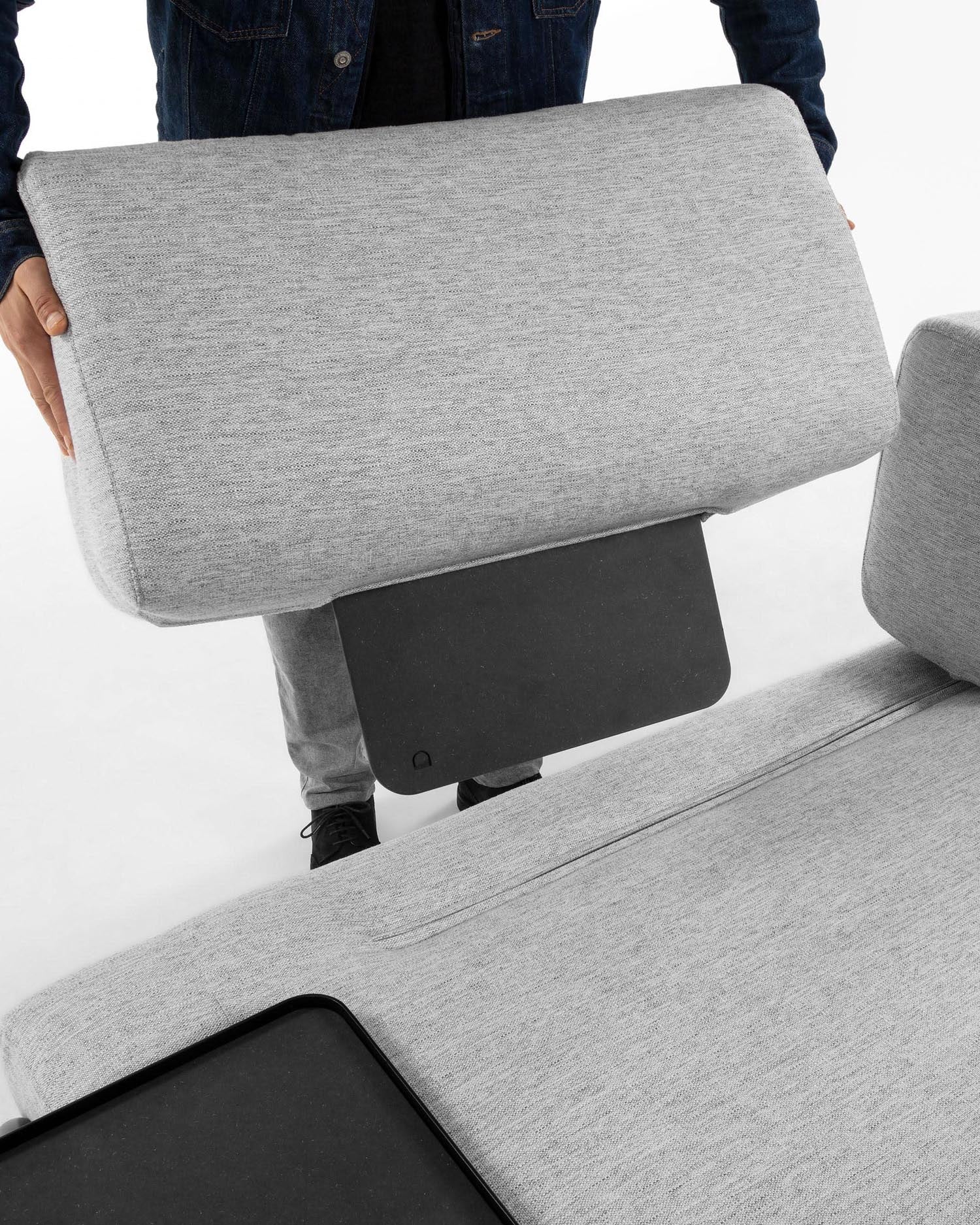 Das Compo Tablett von Kave Home besticht durch modernes Design und Vielseitigkeit, perfekt für Dekoration oder Servieren.