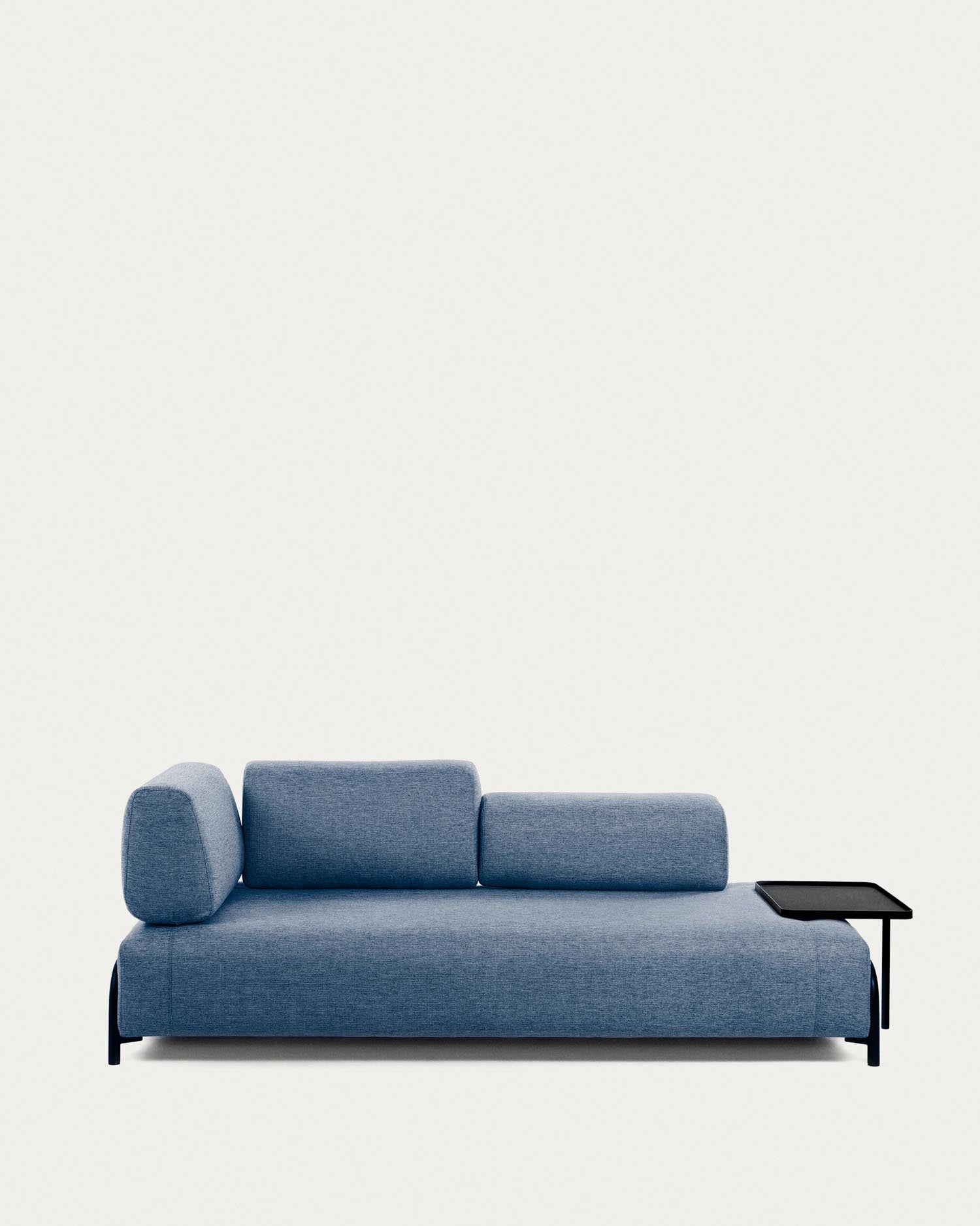 Elegantes blaues 3-Sitzer Sofa mit integriertem Tablett, ideal für Komfort und Vielseitigkeit im modernen Zuhause.